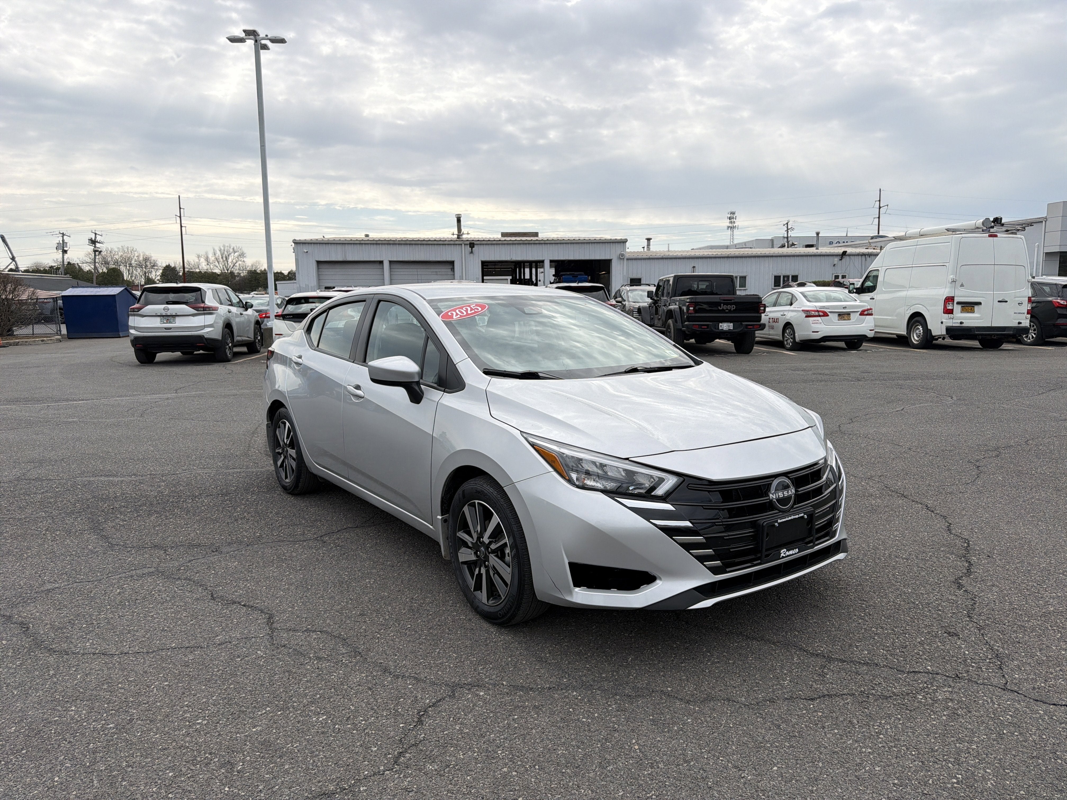 2025 Nissan Versa 1.6 SV