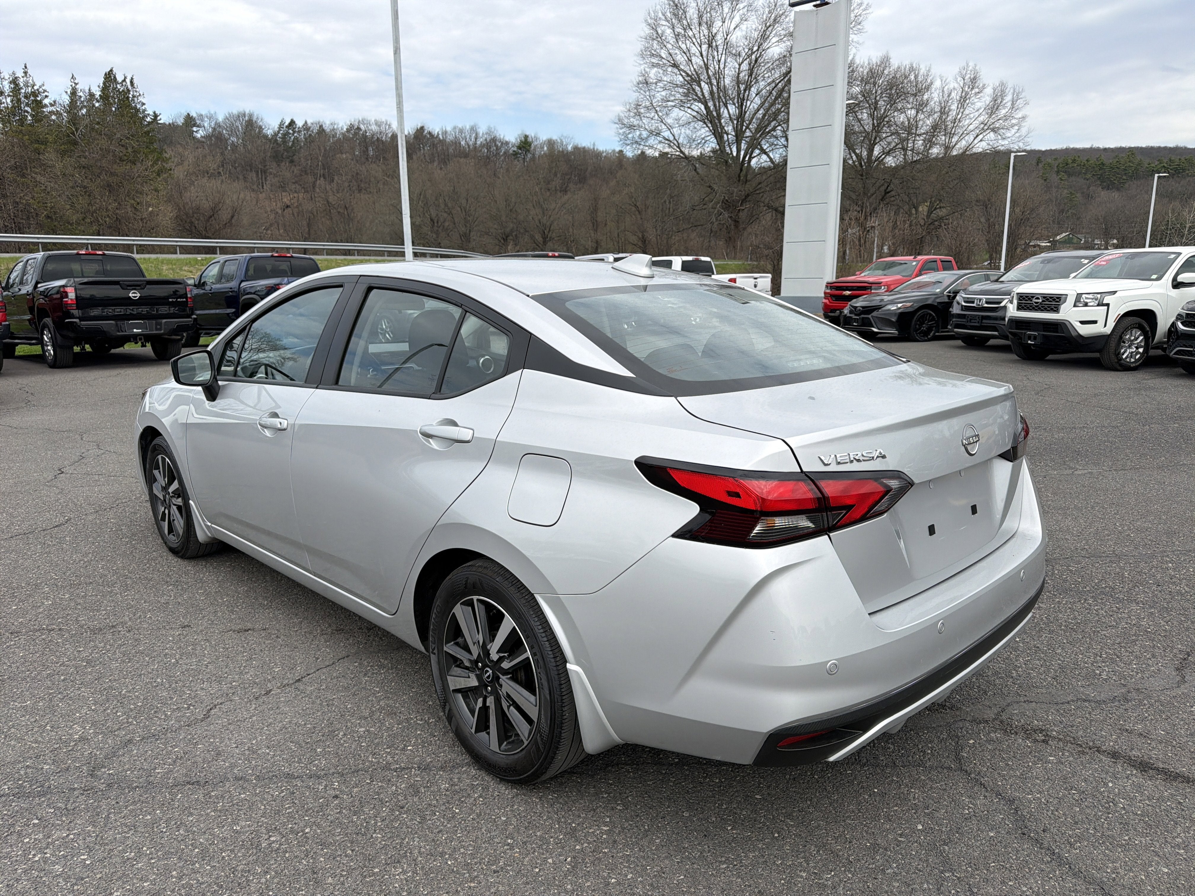 2025 Nissan Versa 1.6 SV