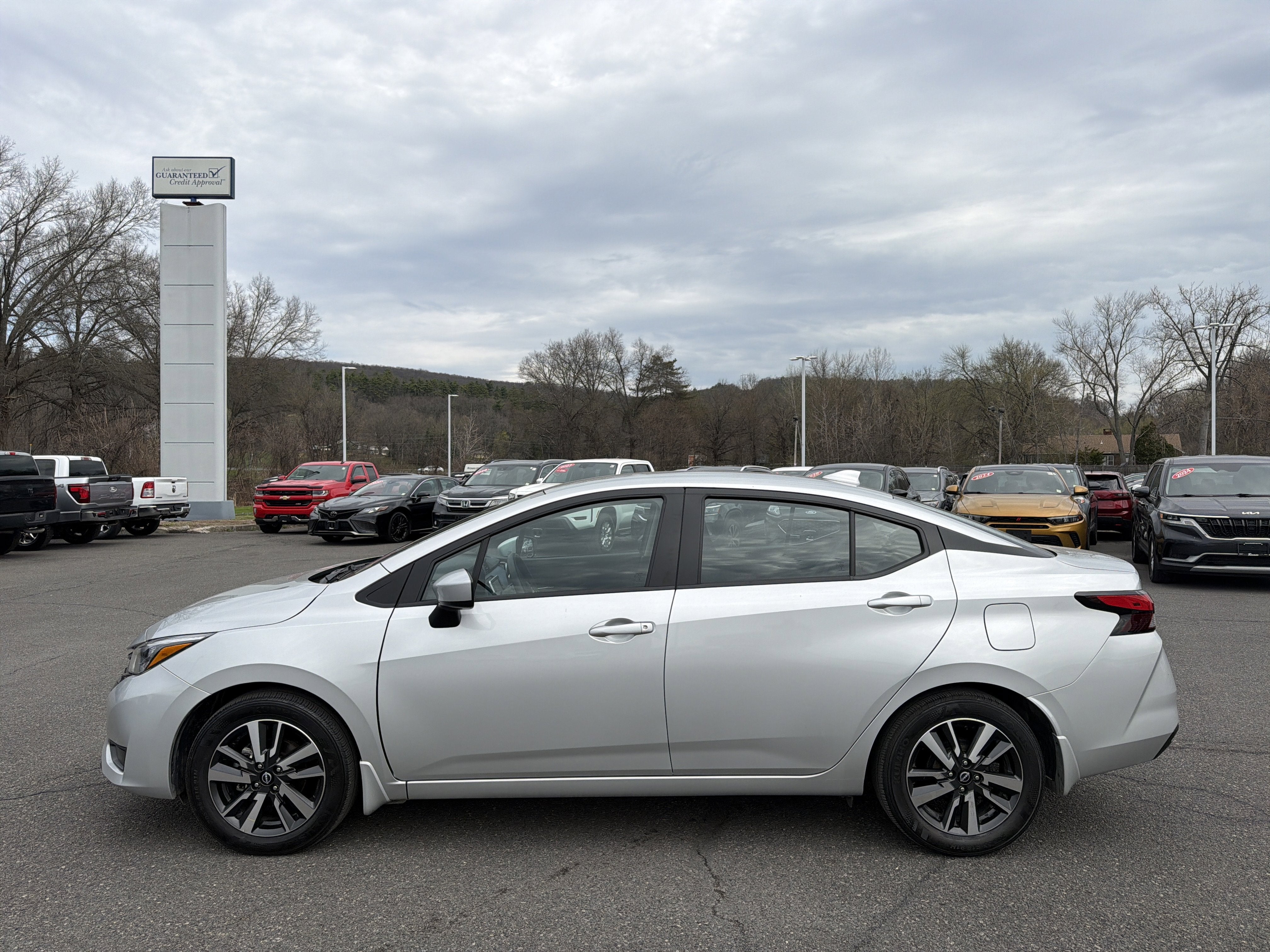 2025 Nissan Versa 1.6 SV
