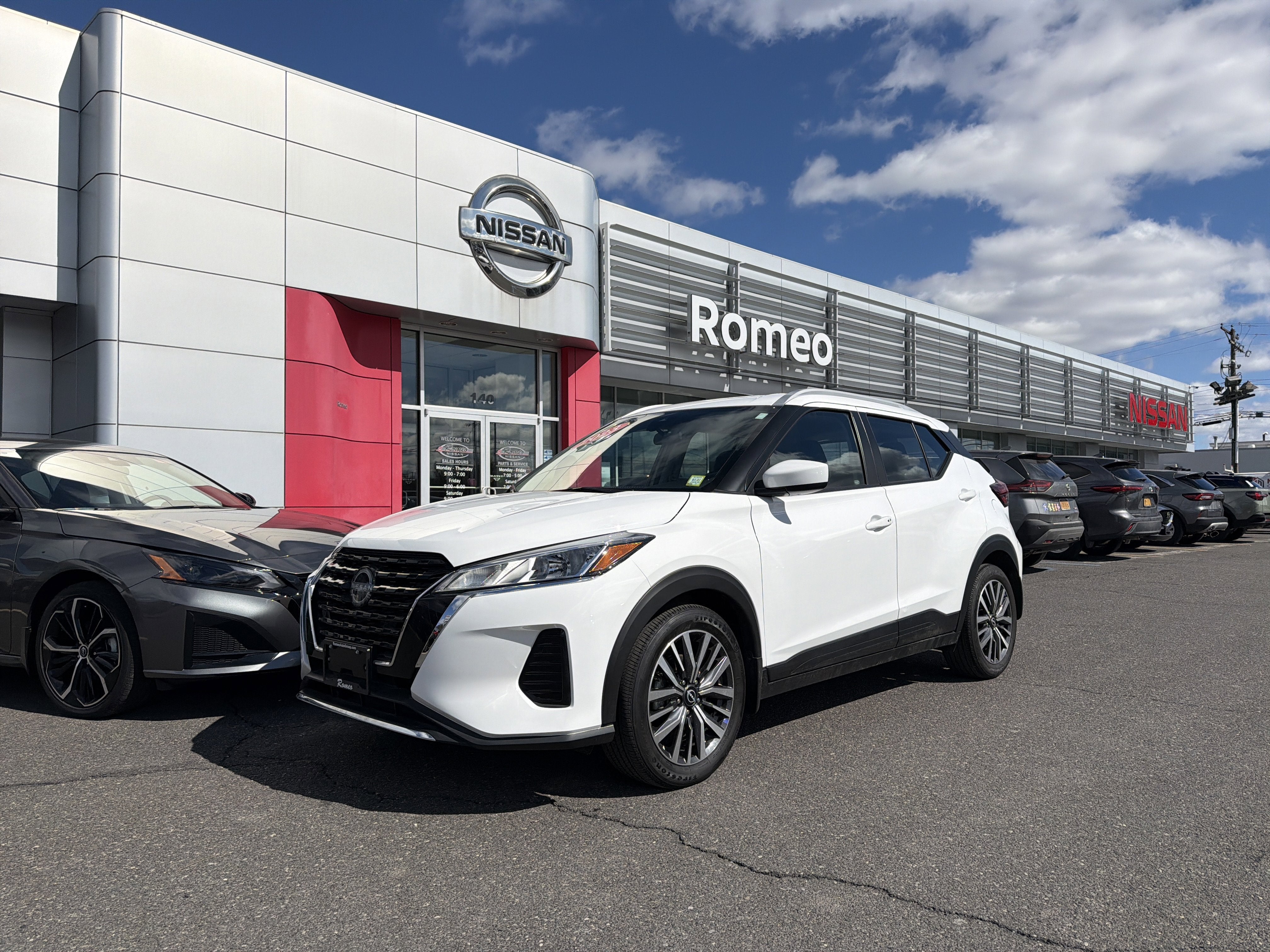 2023 Nissan Kicks SV