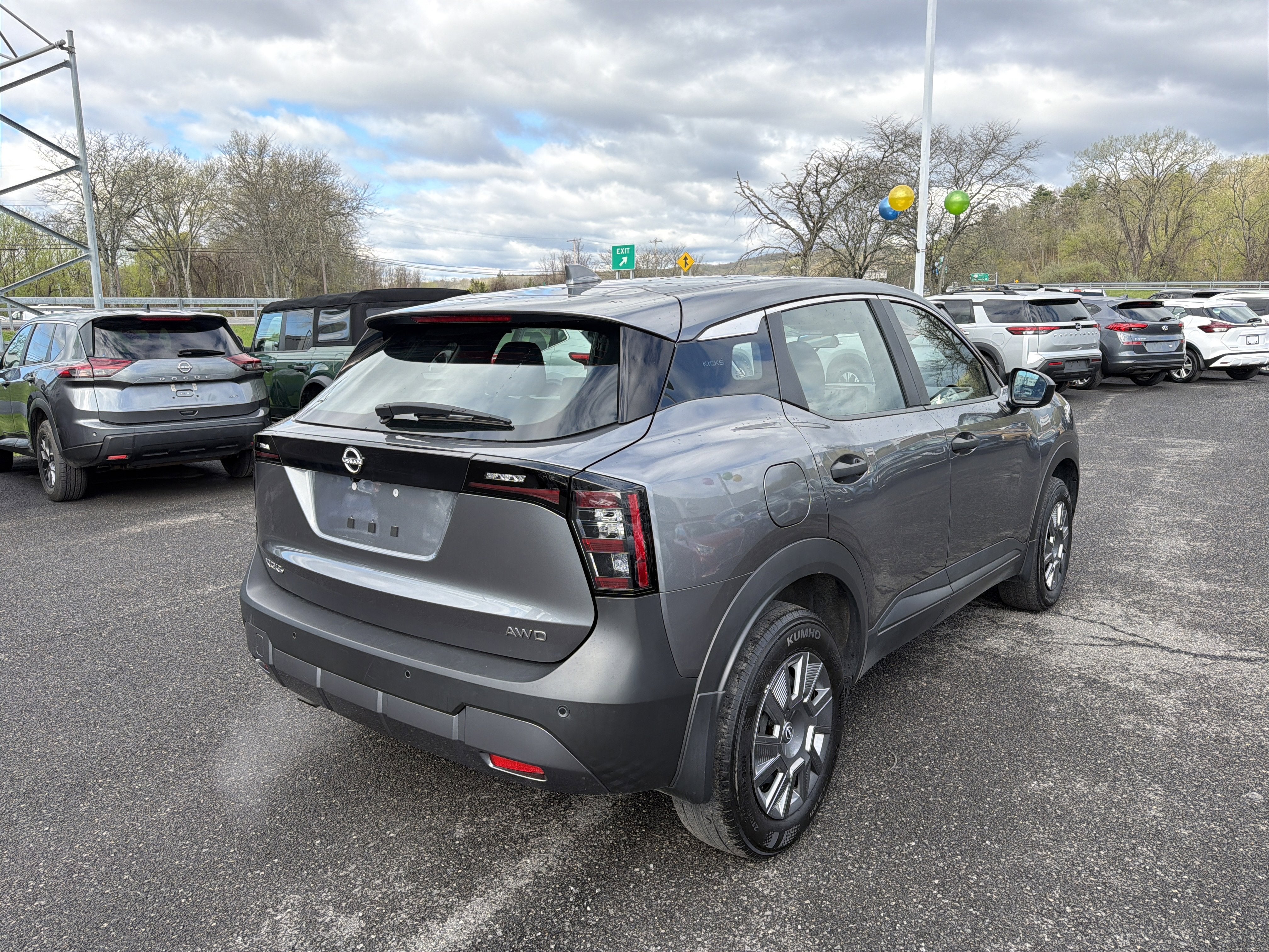 2025 Nissan Kicks S