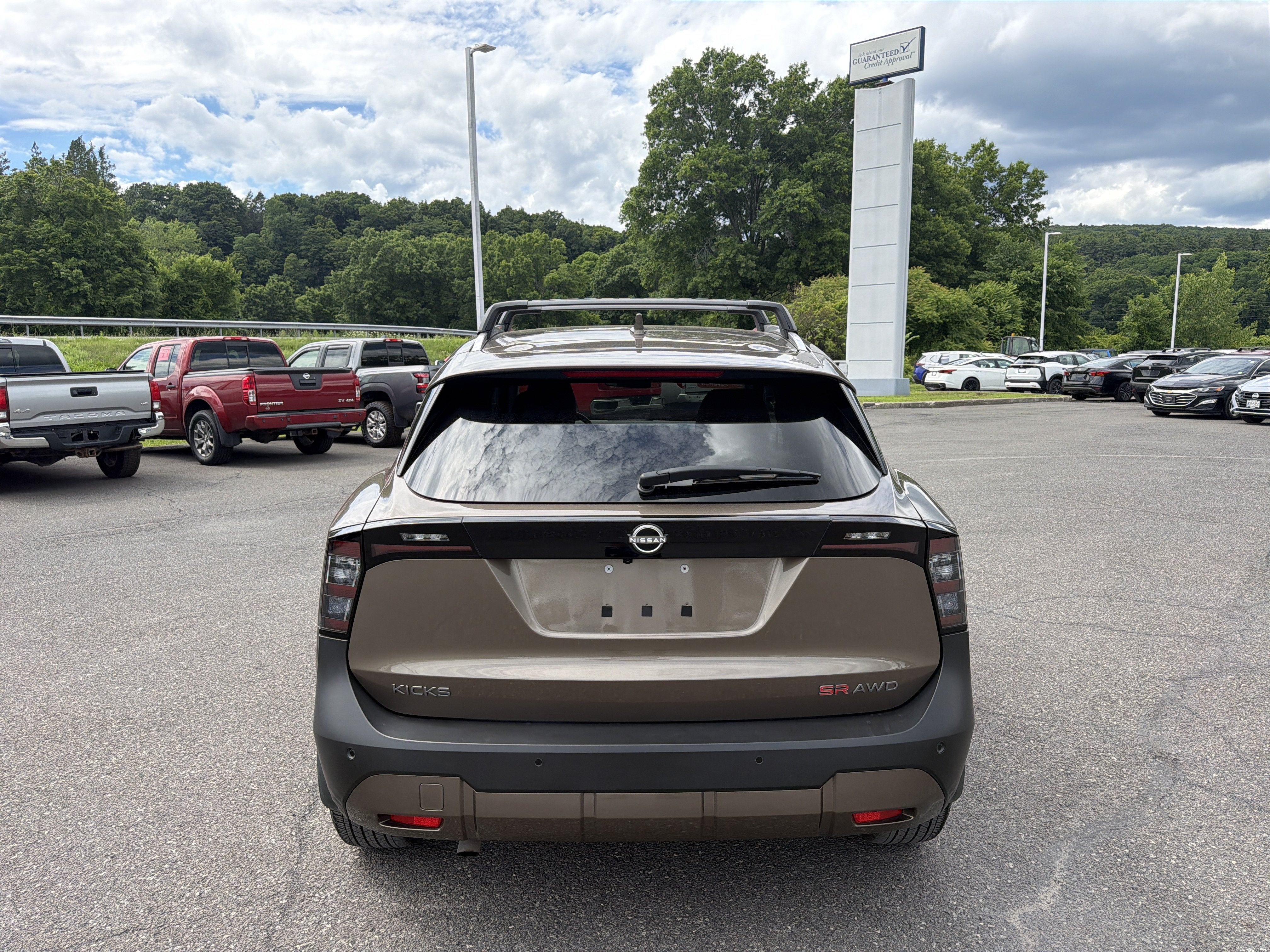 2025 Nissan Kicks SR