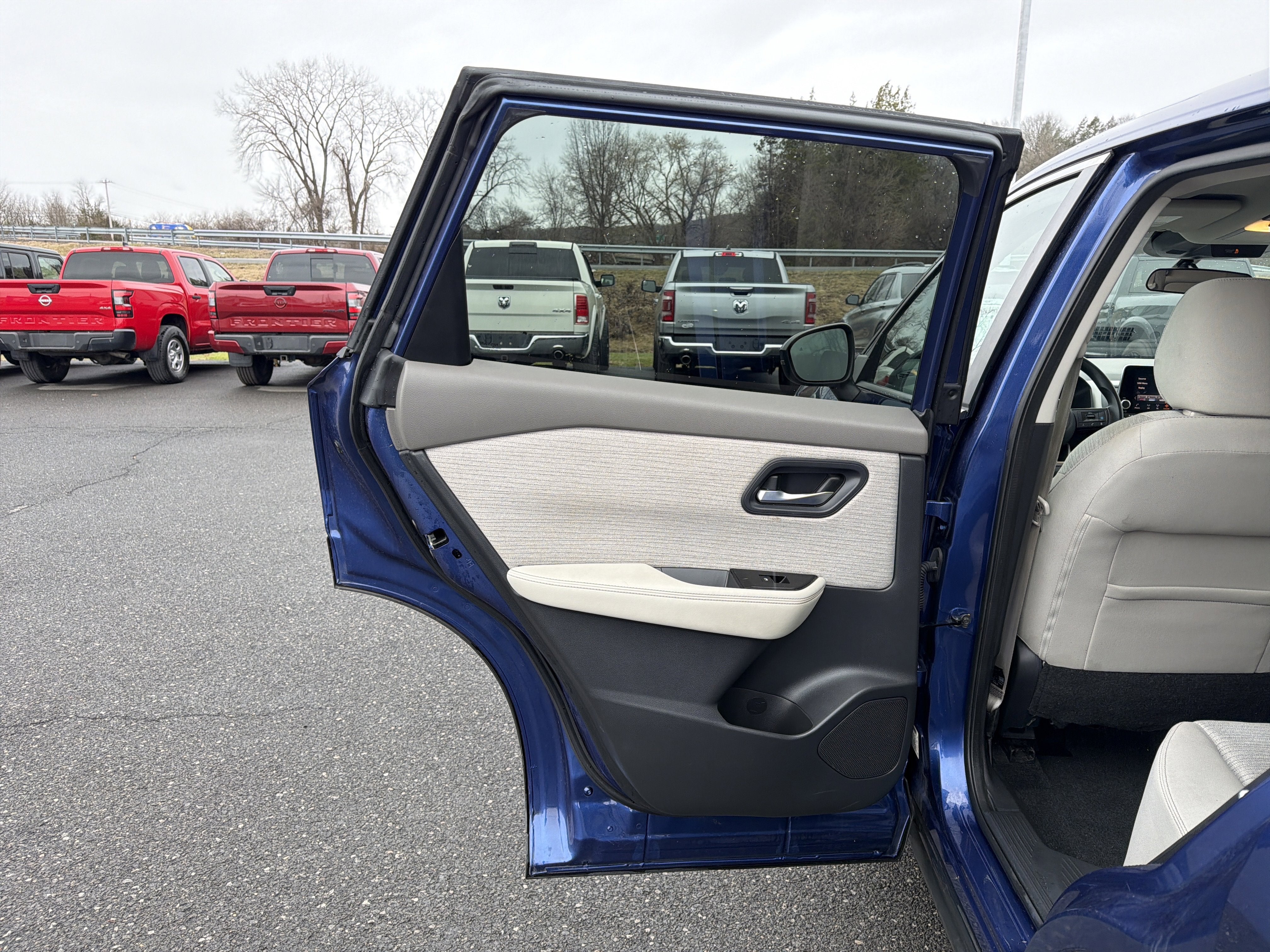 2022 Nissan Rogue SV