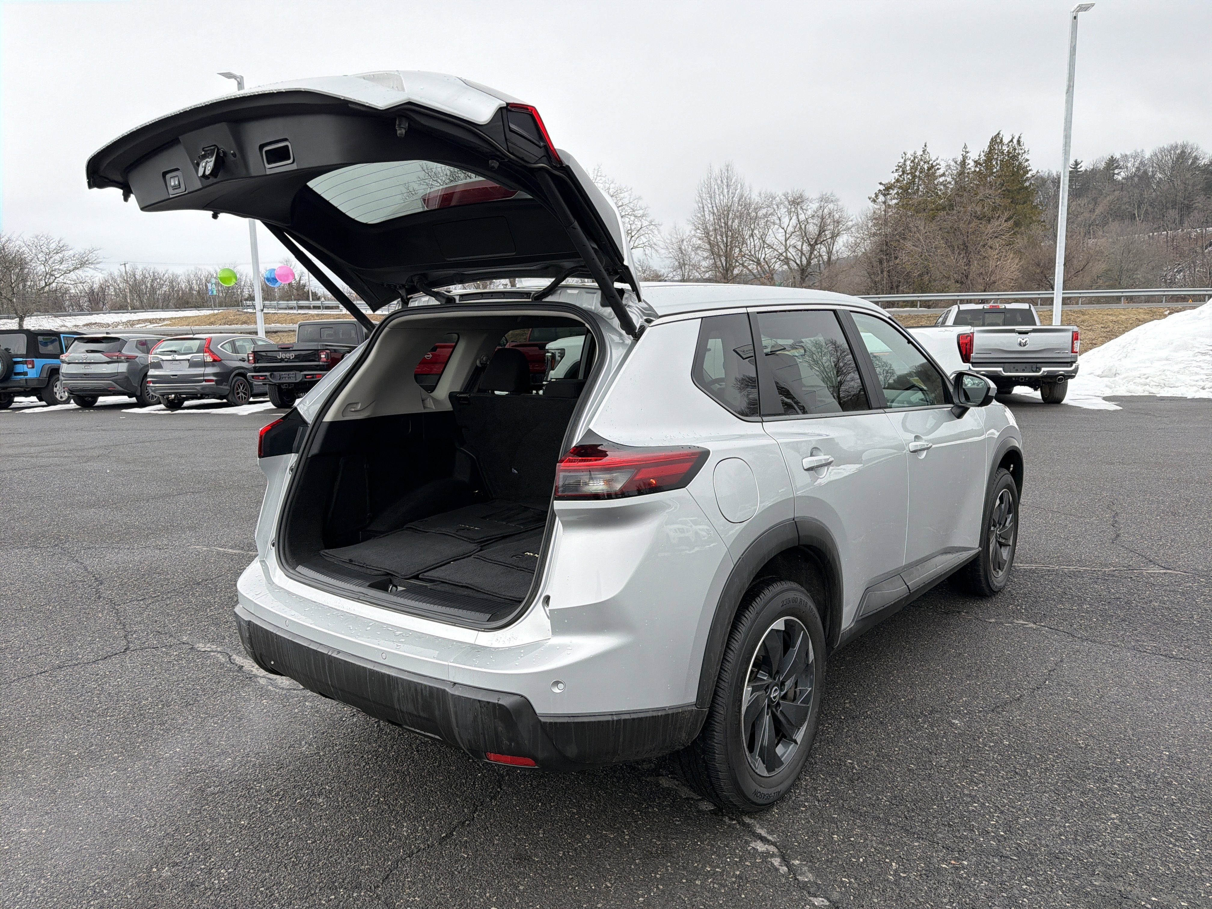 2024 Nissan Rogue SV