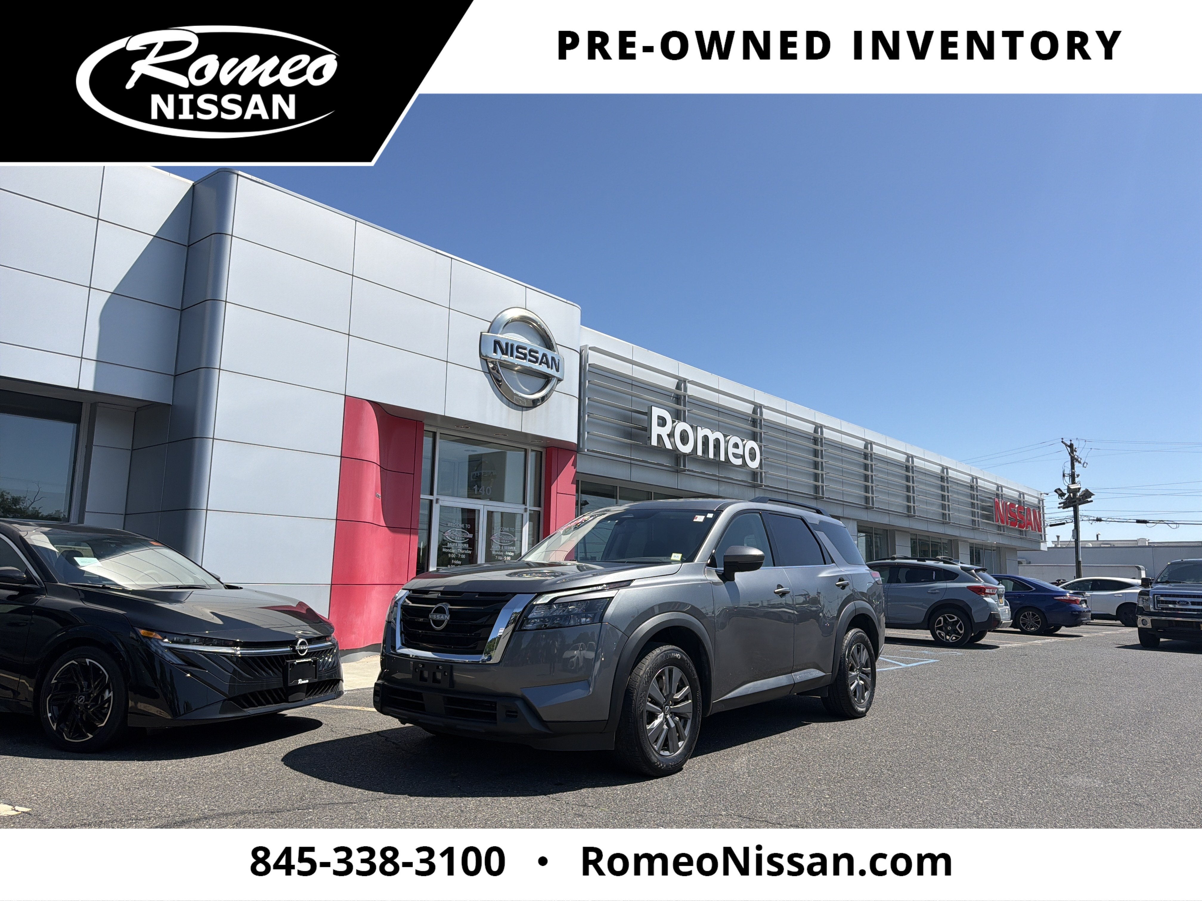 2024 Nissan Pathfinder SV