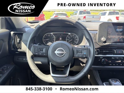 2024 Nissan Pathfinder SV