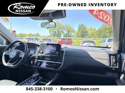 2024 Nissan Pathfinder SV
