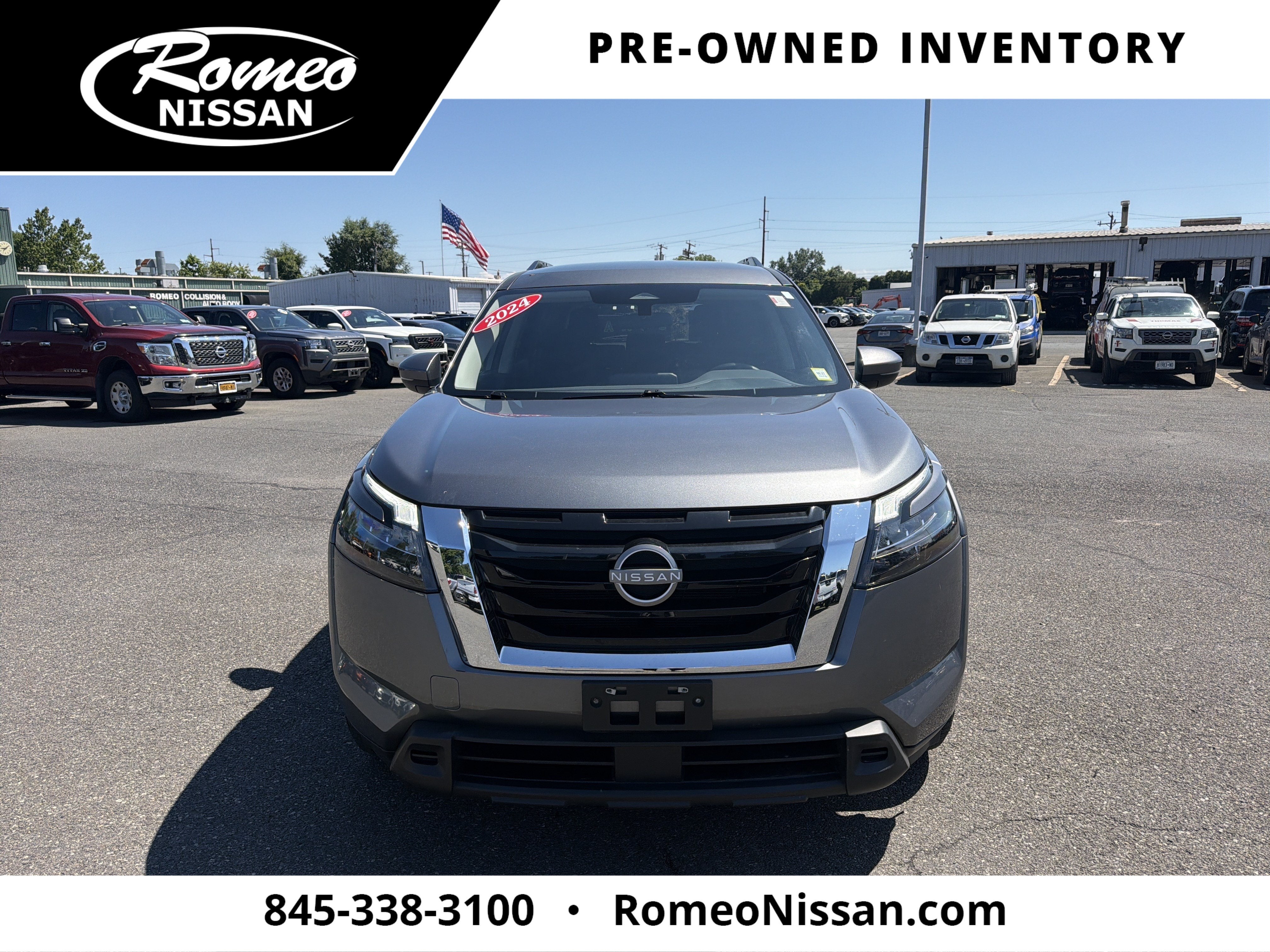2024 Nissan Pathfinder SV