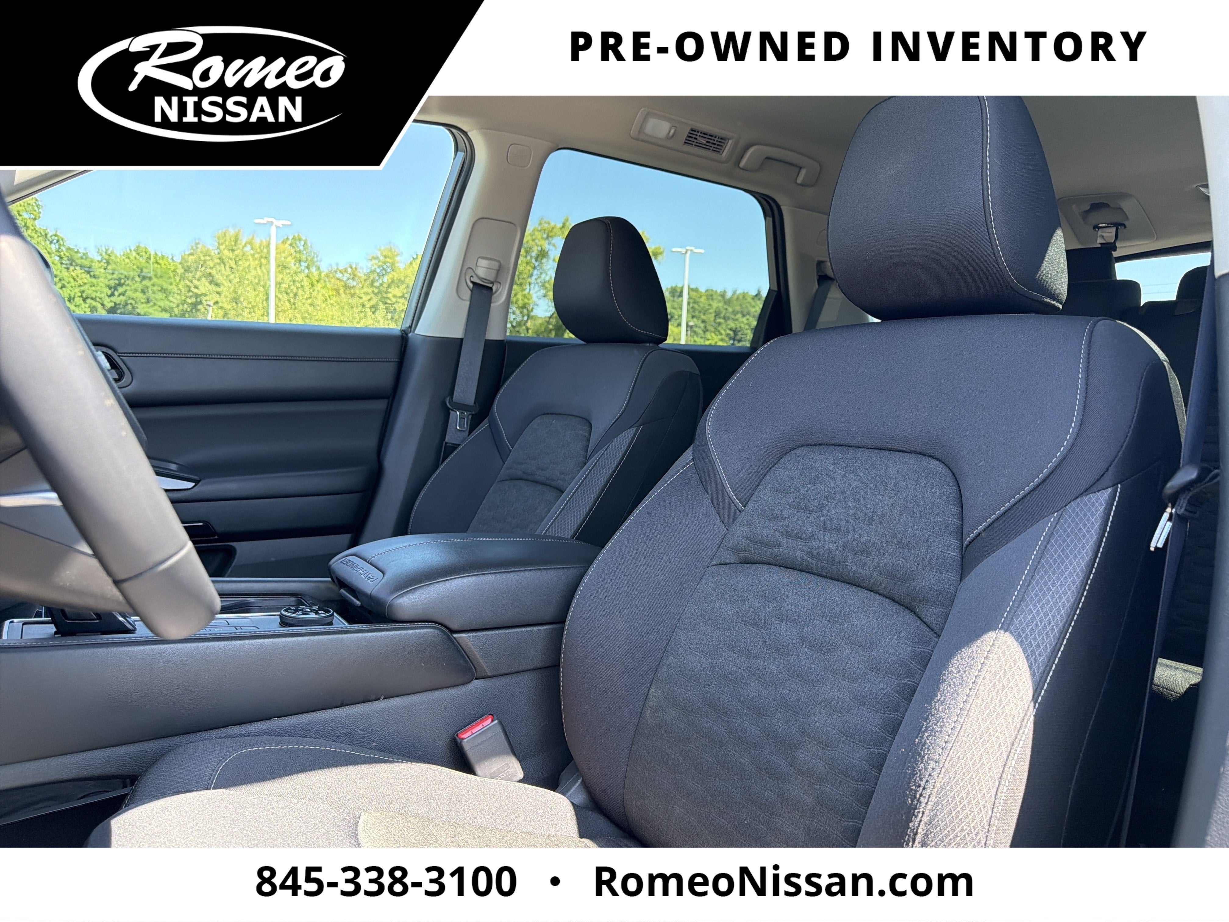 2024 Nissan Pathfinder SV