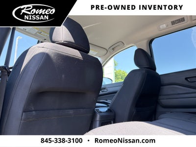 2024 Nissan Pathfinder SV