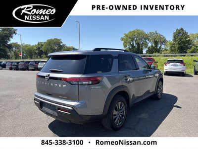 2024 Nissan Pathfinder SV