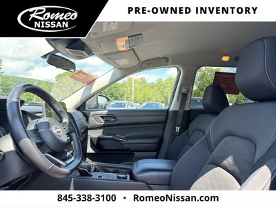 2024 Nissan Pathfinder SV