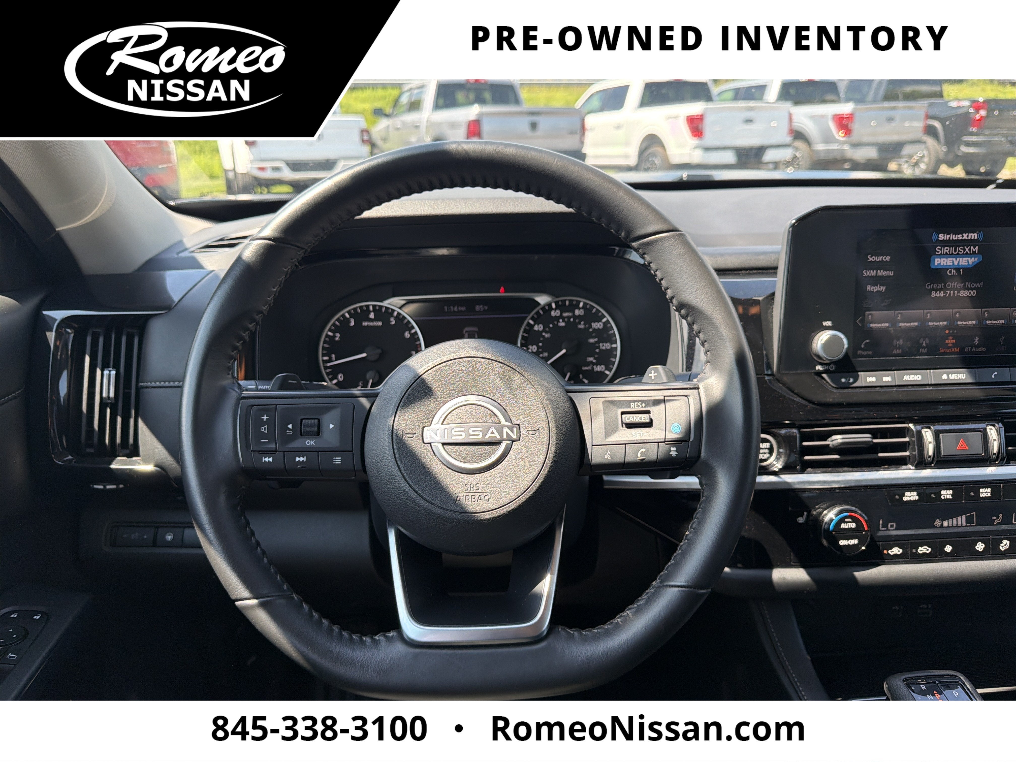 2024 Nissan Pathfinder SV