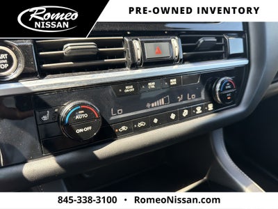 2024 Nissan Pathfinder SV