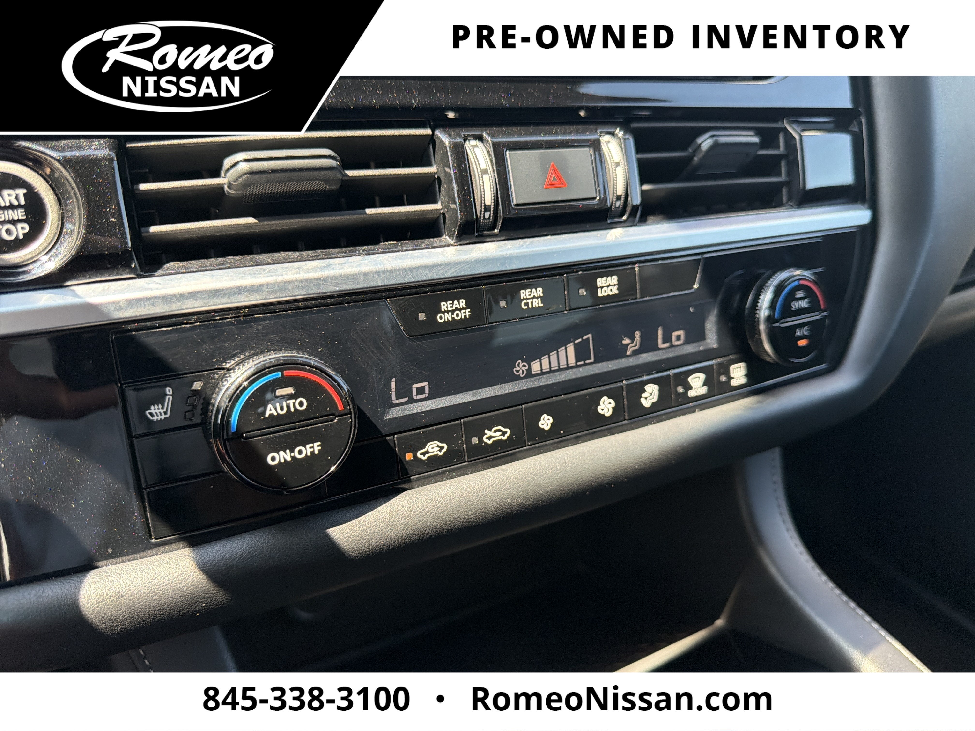 2024 Nissan Pathfinder SV