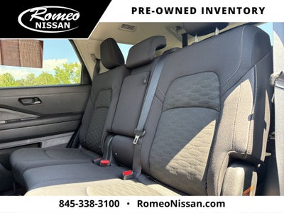2024 Nissan Pathfinder SV