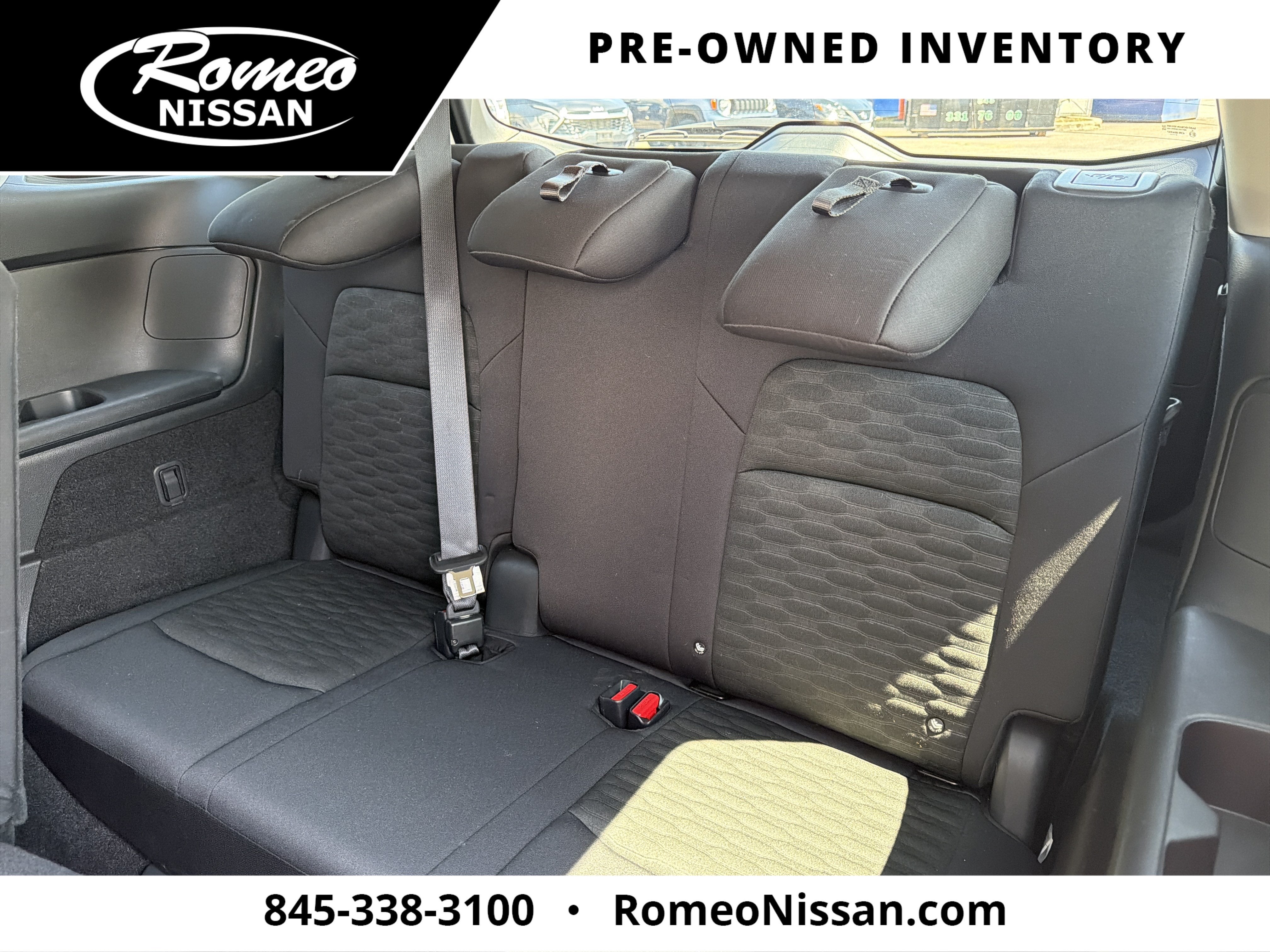2024 Nissan Pathfinder SV