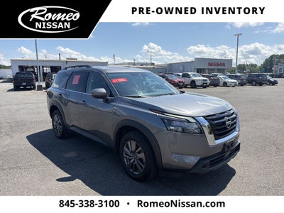 2024 Nissan Pathfinder SV
