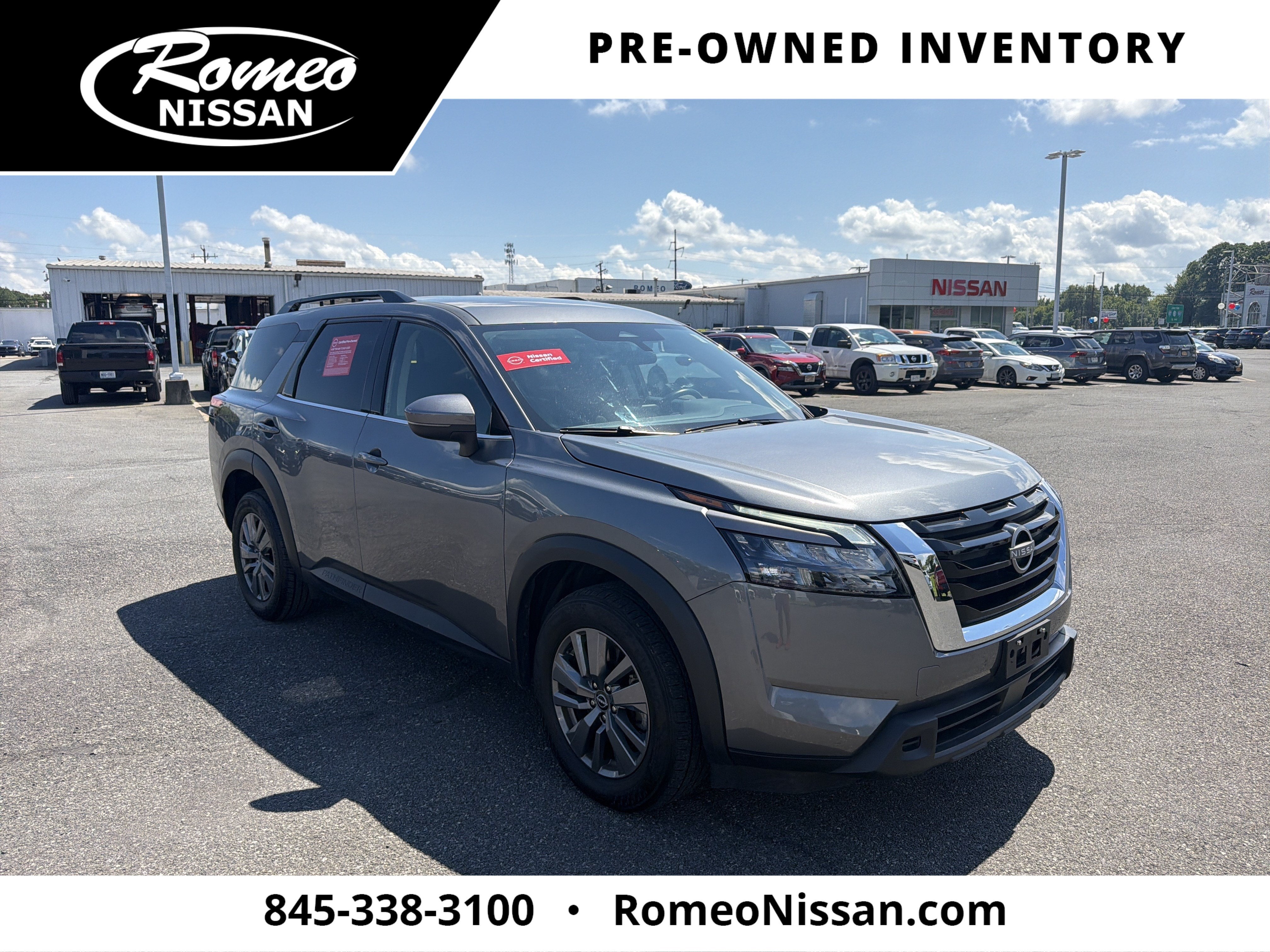 2024 Nissan Pathfinder SV