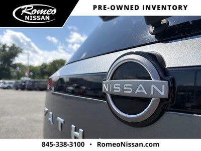2024 Nissan Pathfinder SV