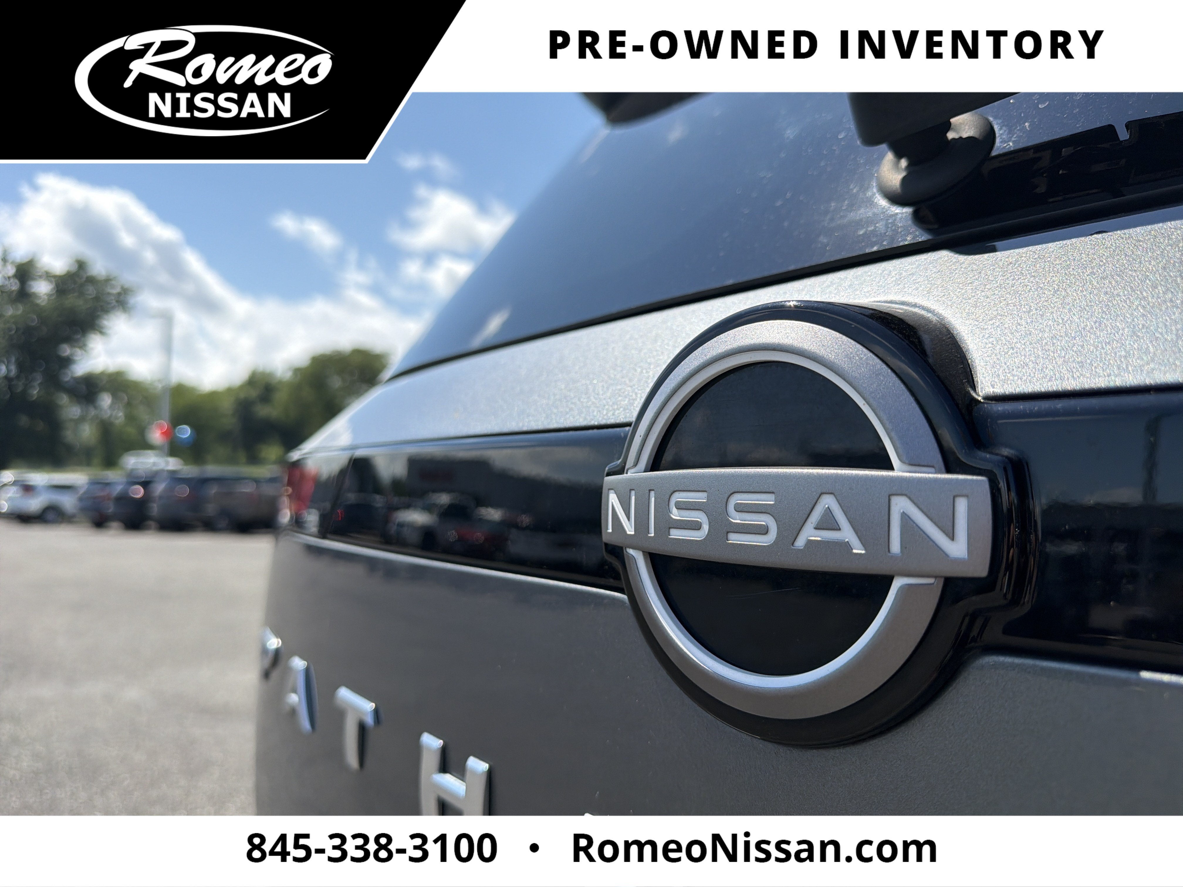 2024 Nissan Pathfinder SV
