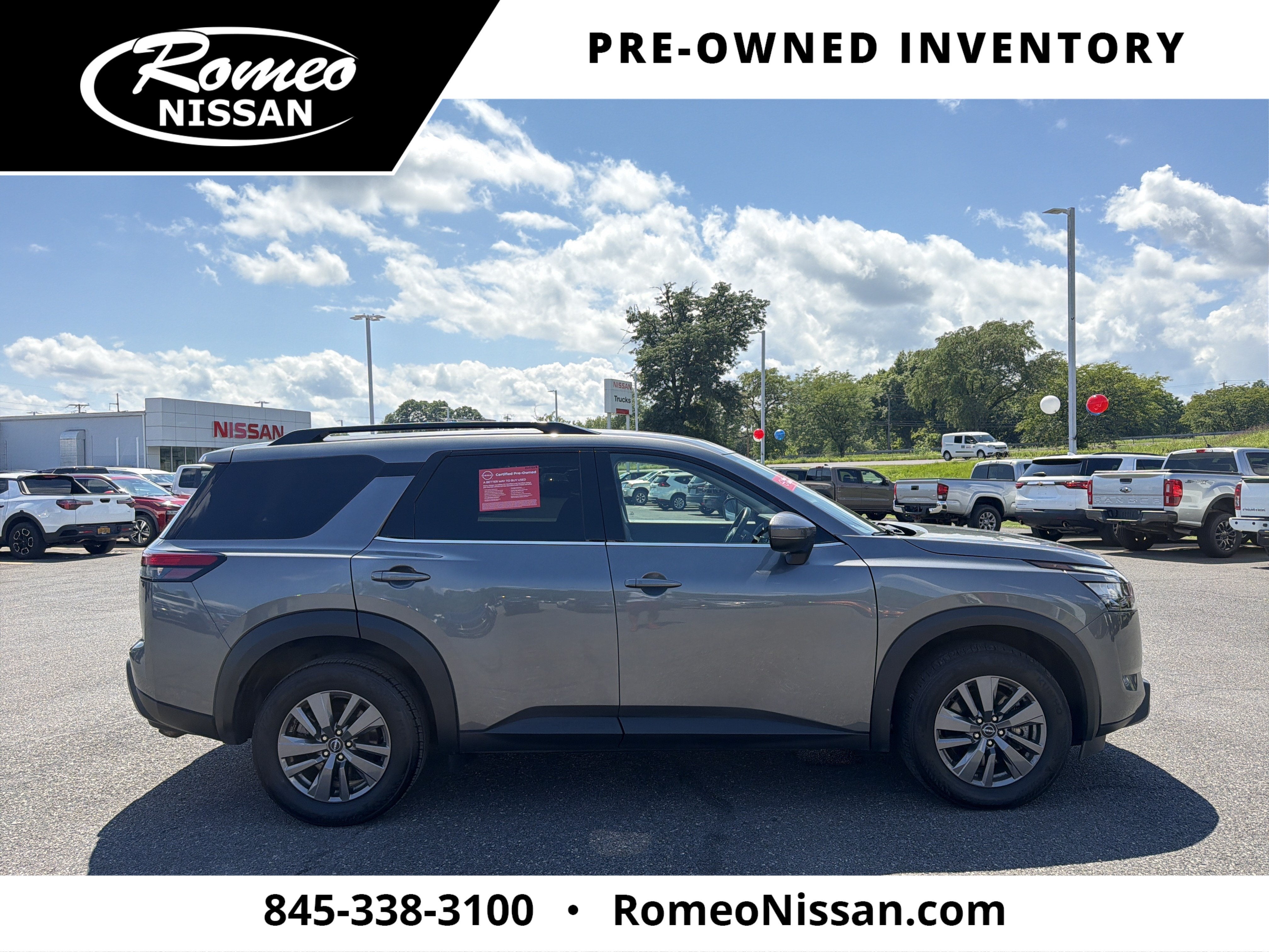 2024 Nissan Pathfinder SV