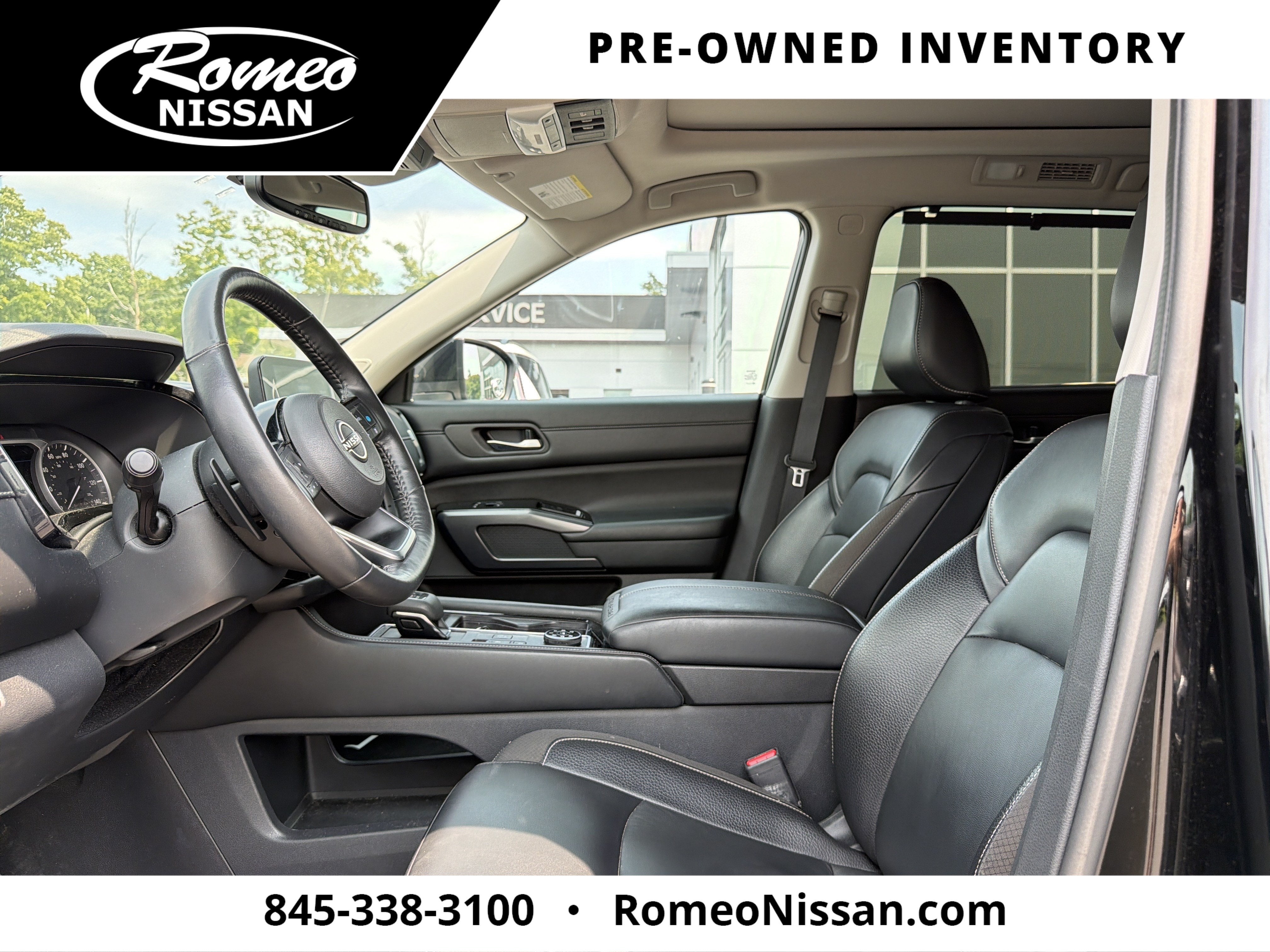 2022 Nissan Pathfinder SL