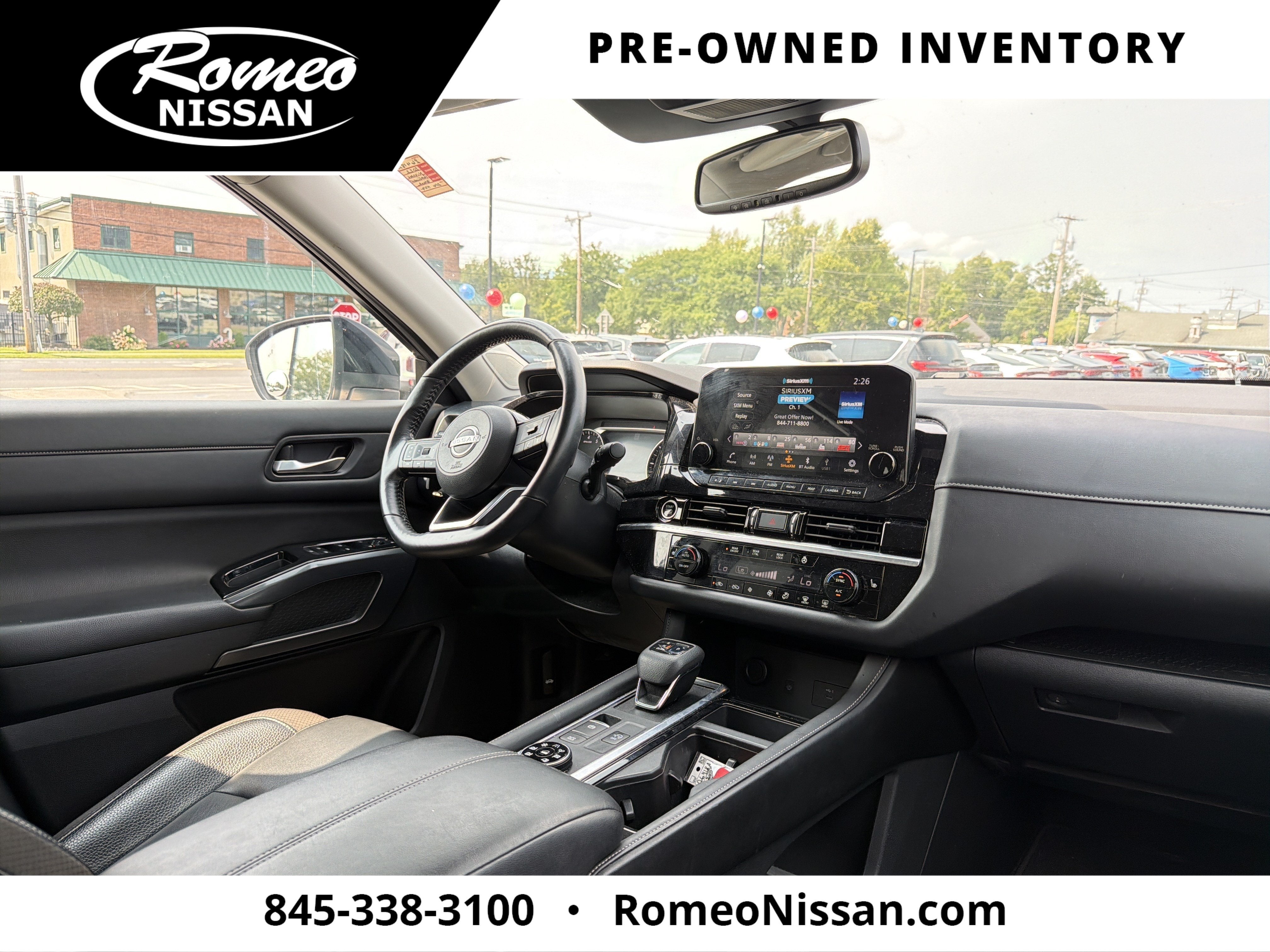 2022 Nissan Pathfinder SL
