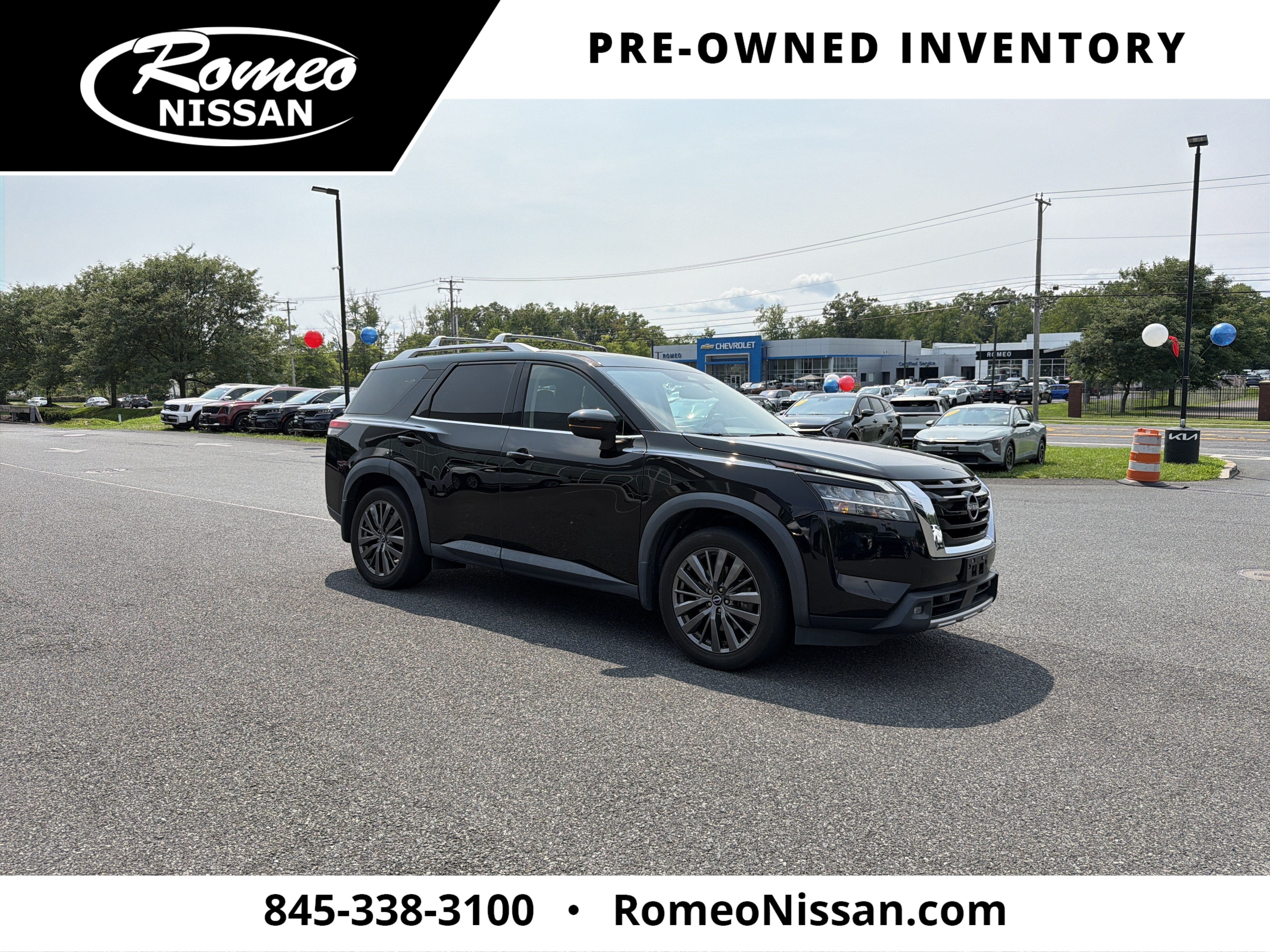 2022 Nissan Pathfinder SL