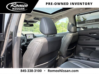 2022 Nissan Pathfinder SL