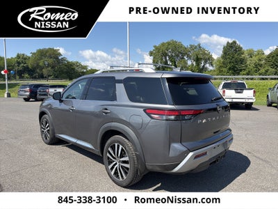 2023 Nissan Pathfinder Platinum