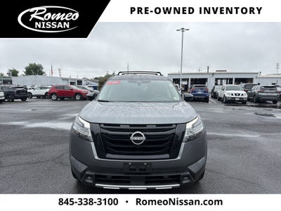 2023 Nissan Pathfinder Platinum
