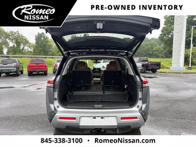 2023 Nissan Pathfinder Platinum