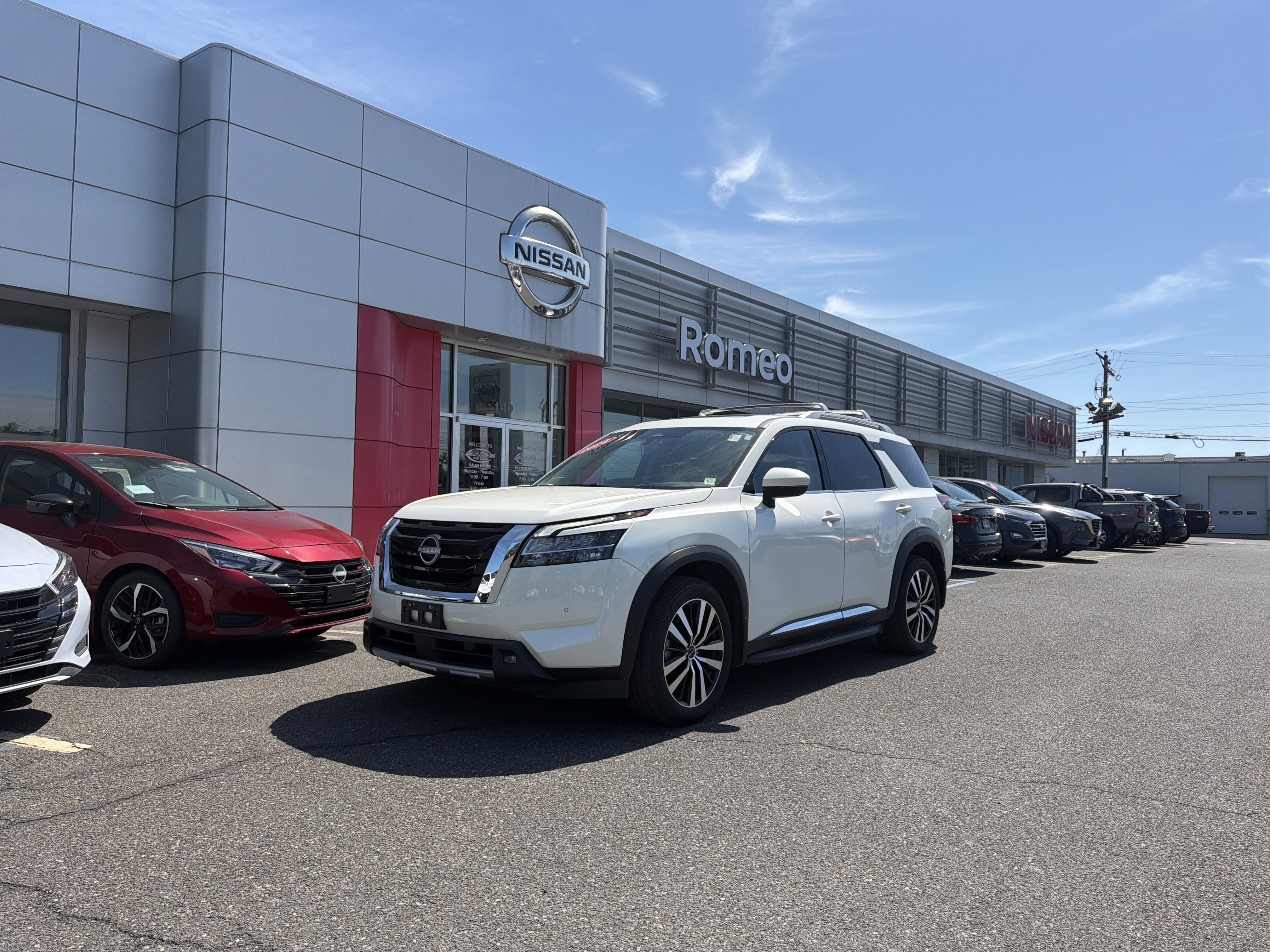 2024 Nissan Pathfinder Platinum
