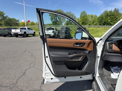 2024 Nissan Pathfinder Platinum