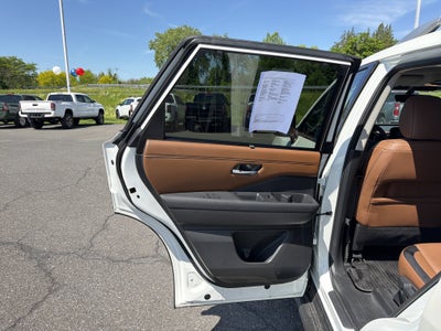 2024 Nissan Pathfinder Platinum