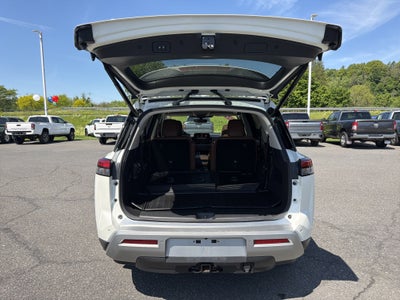 2024 Nissan Pathfinder Platinum