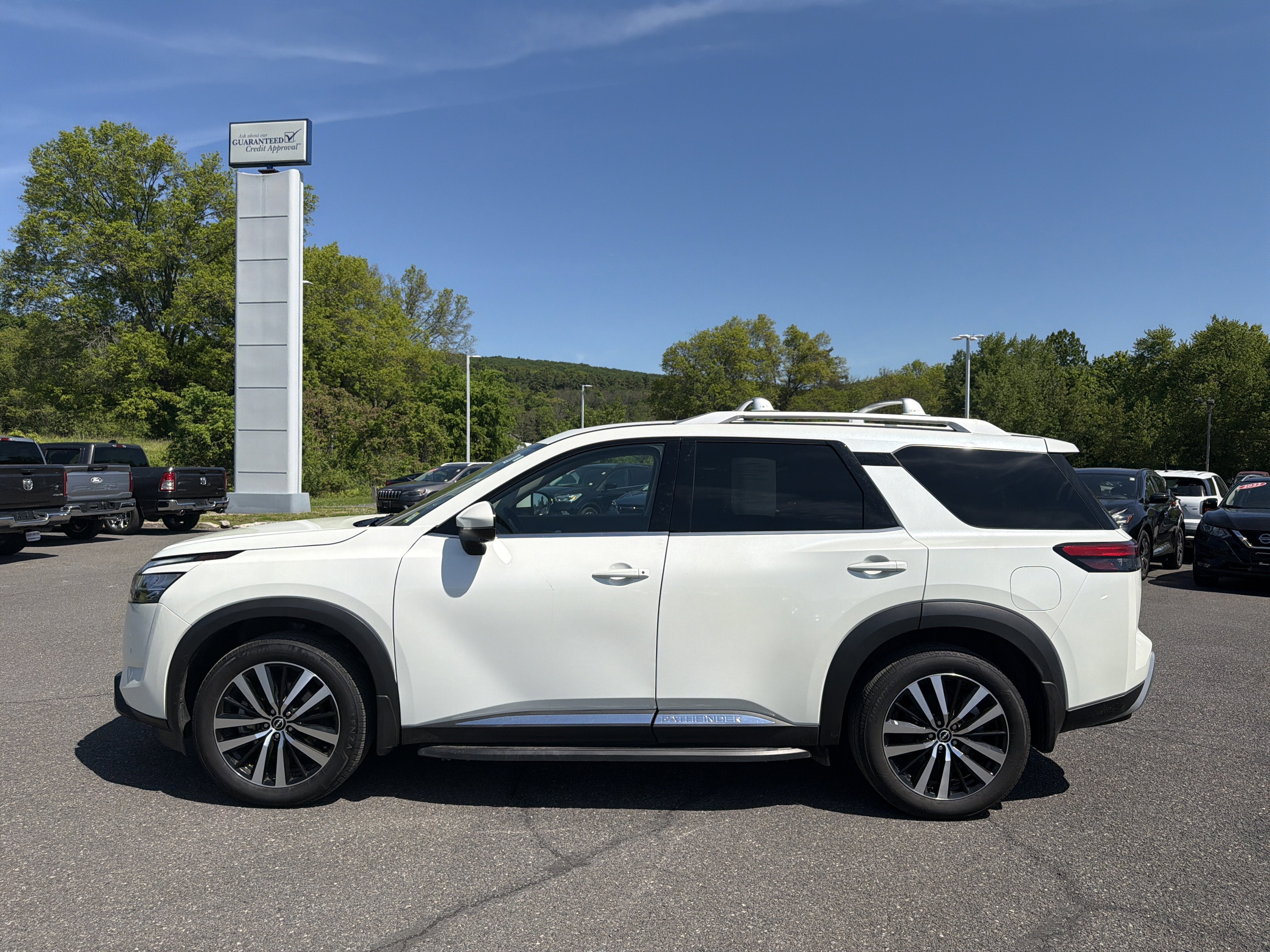 2024 Nissan Pathfinder Platinum