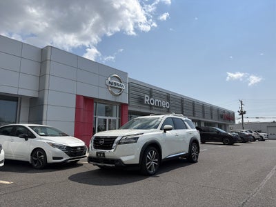 2023 Nissan Pathfinder Platinum