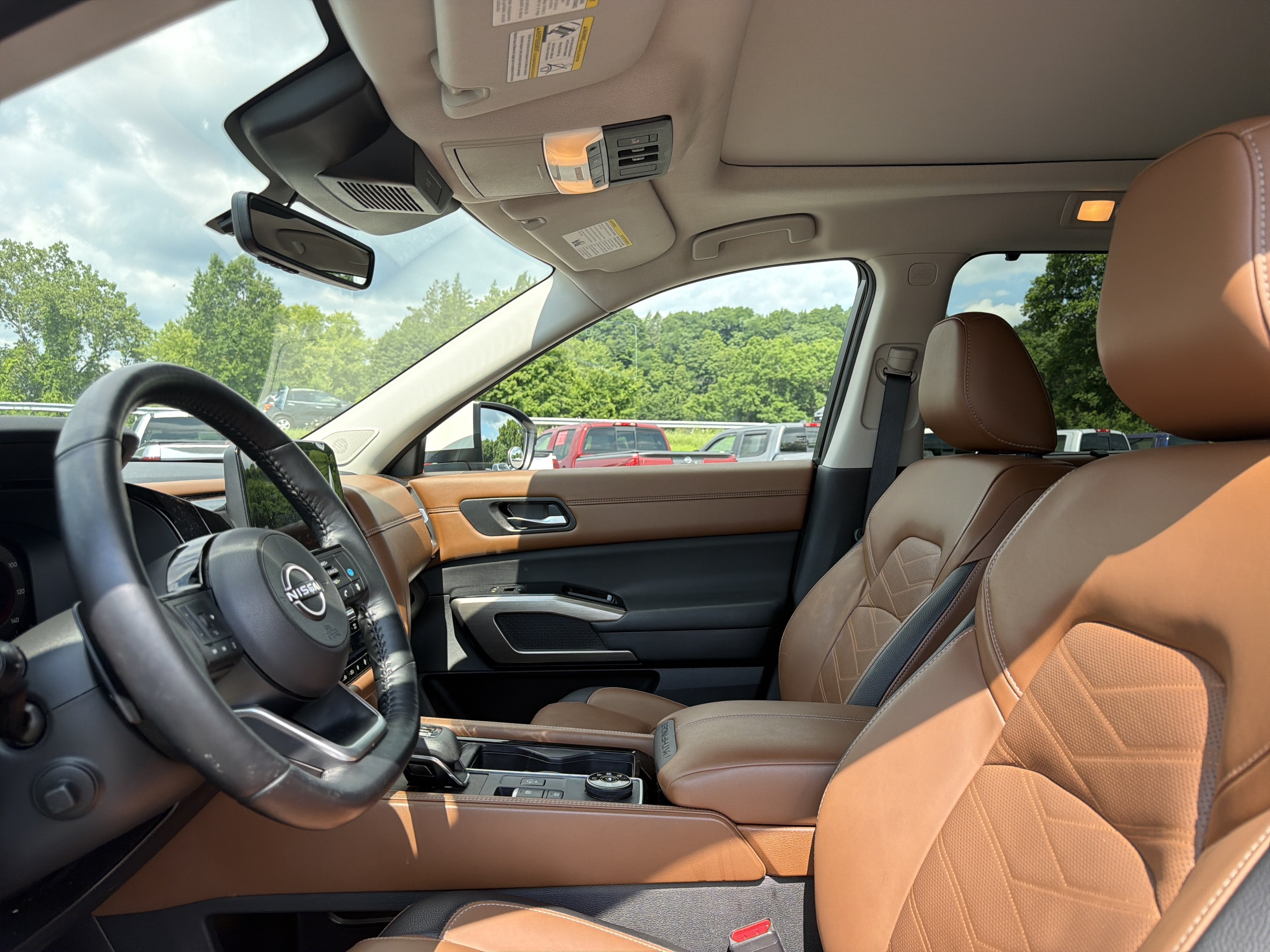 2023 Nissan Pathfinder Platinum