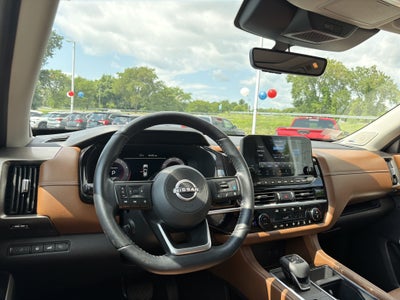 2023 Nissan Pathfinder Platinum