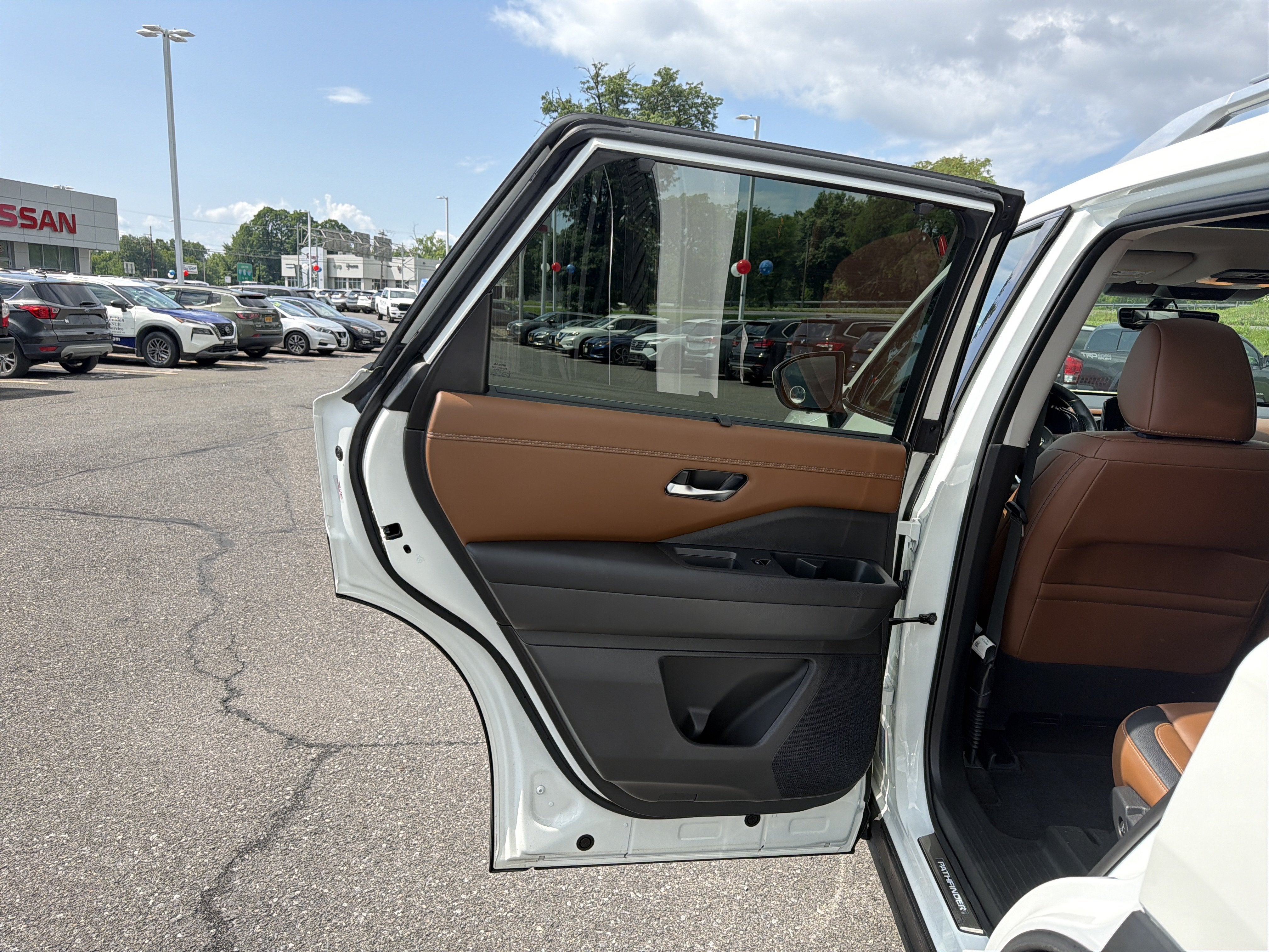 2023 Nissan Pathfinder Platinum
