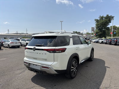 2023 Nissan Pathfinder Platinum