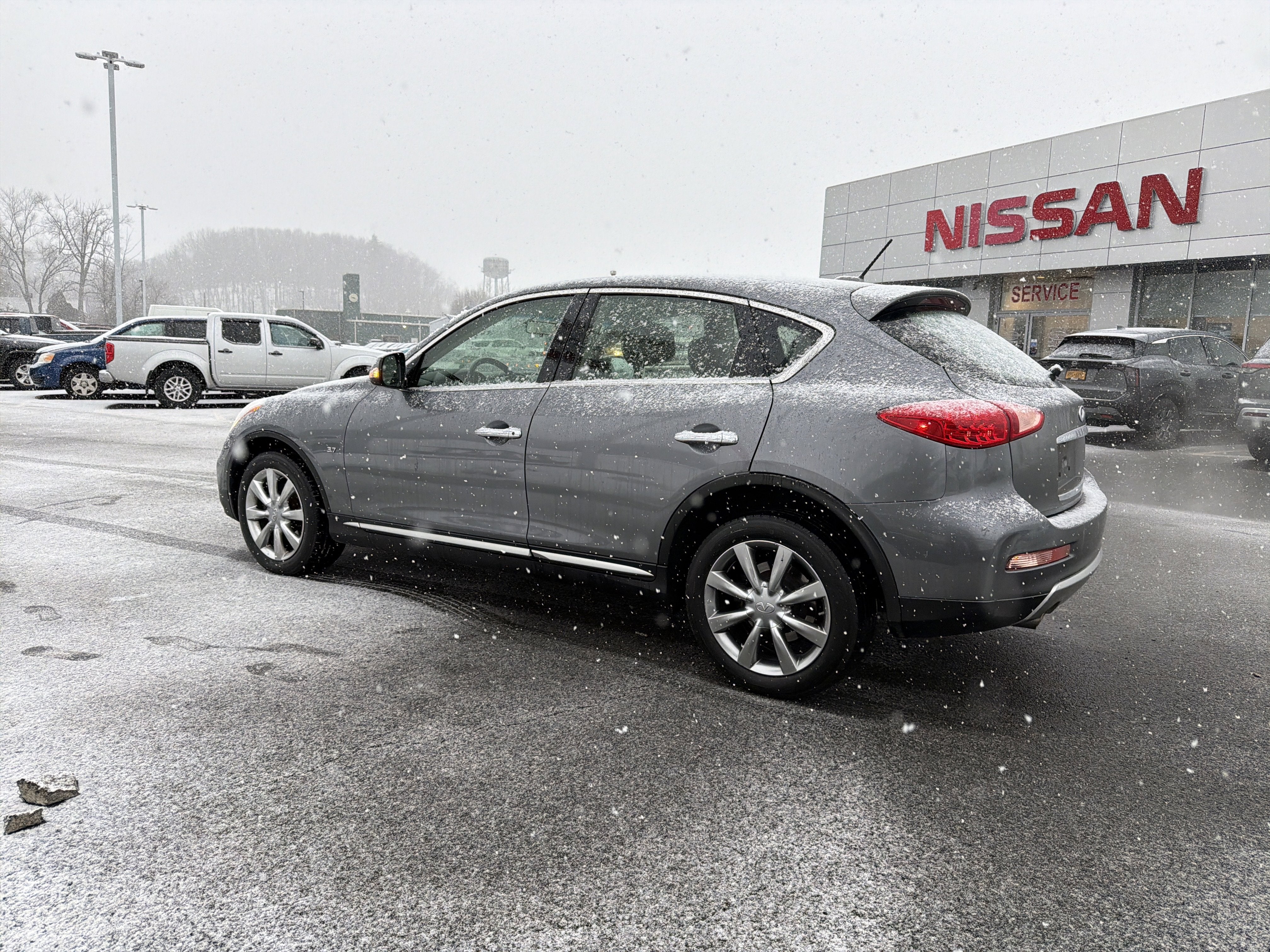 2016 INFINITI QX50 Base