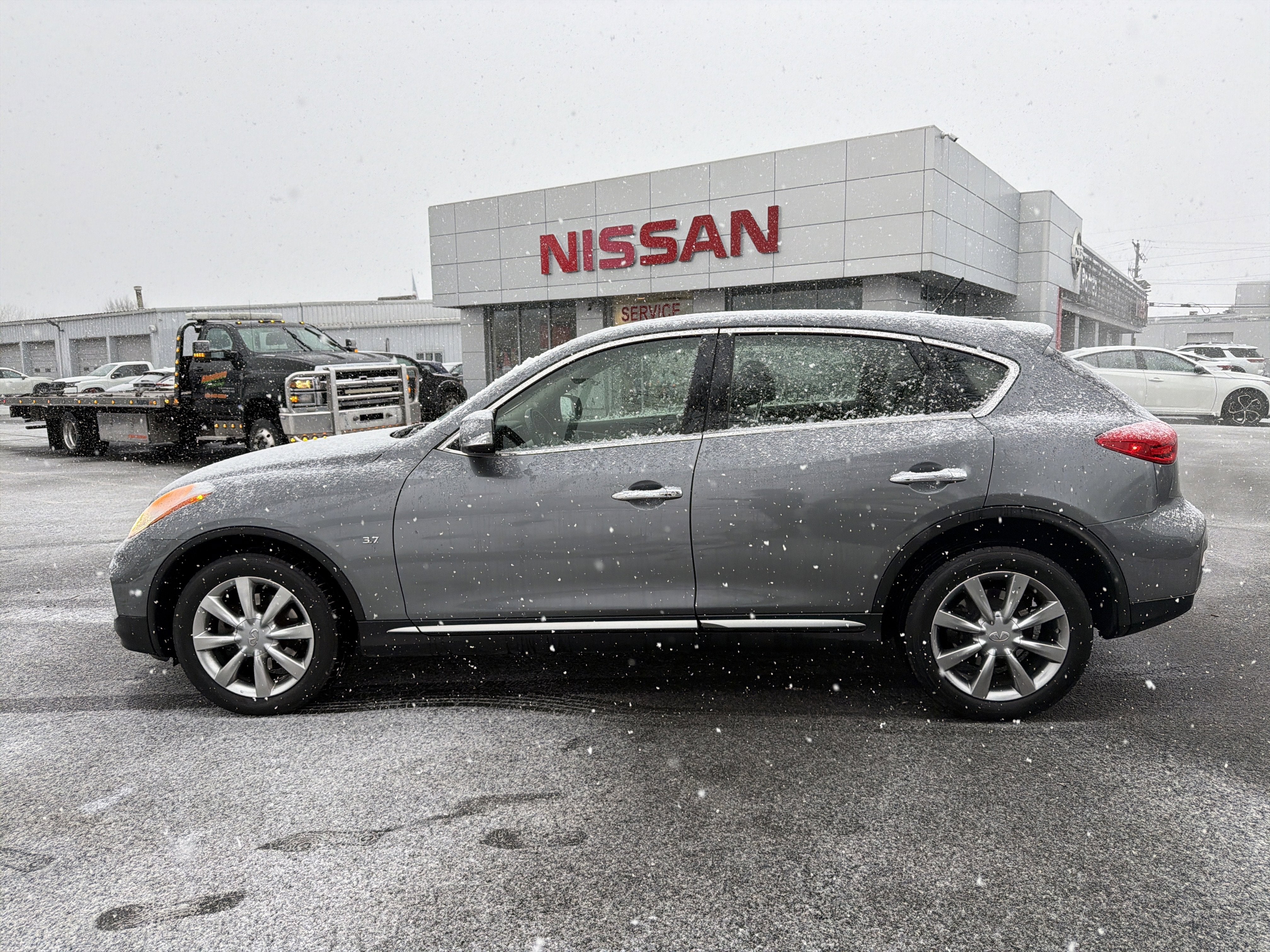 2016 INFINITI QX50 Base