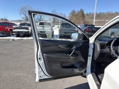 2022 Nissan Rogue Sport S