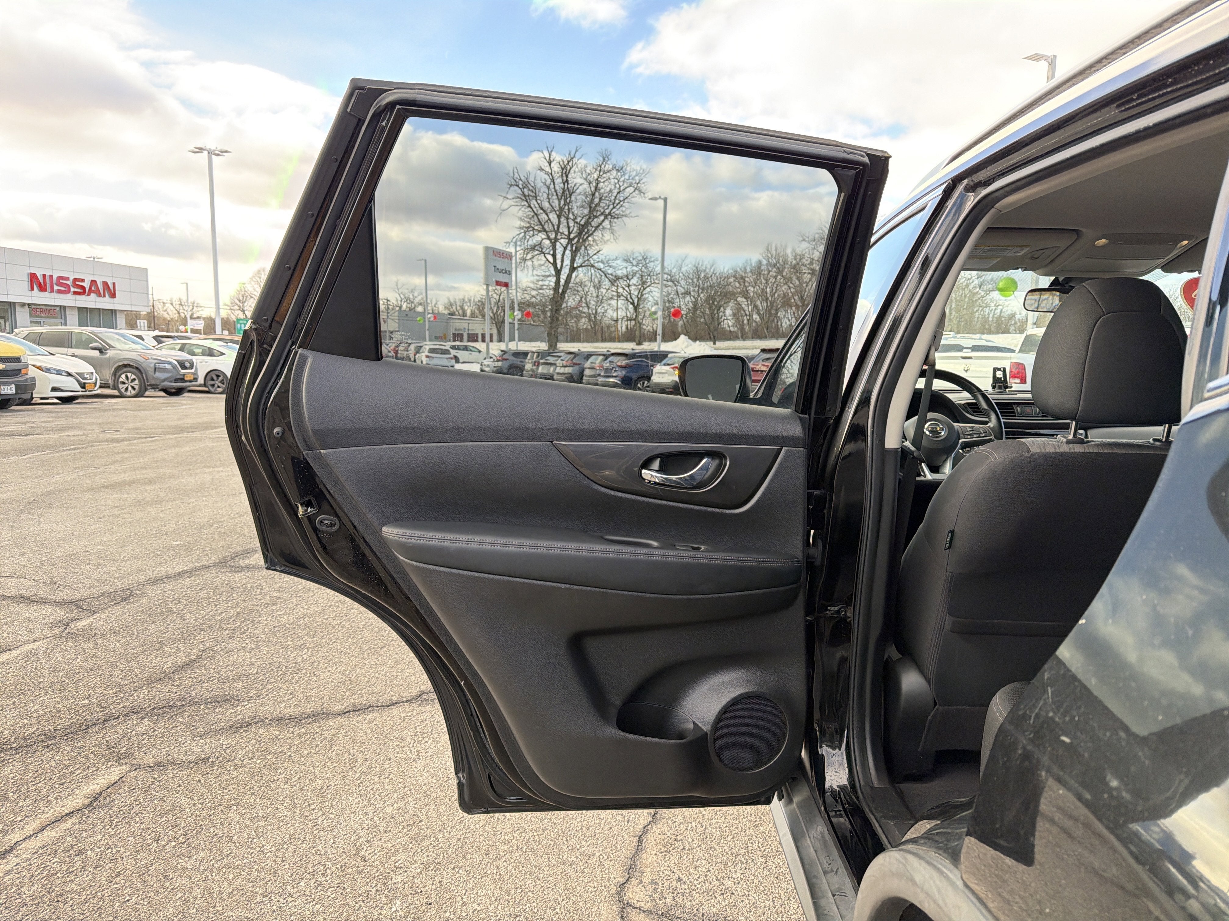 2020 Nissan Rogue SV