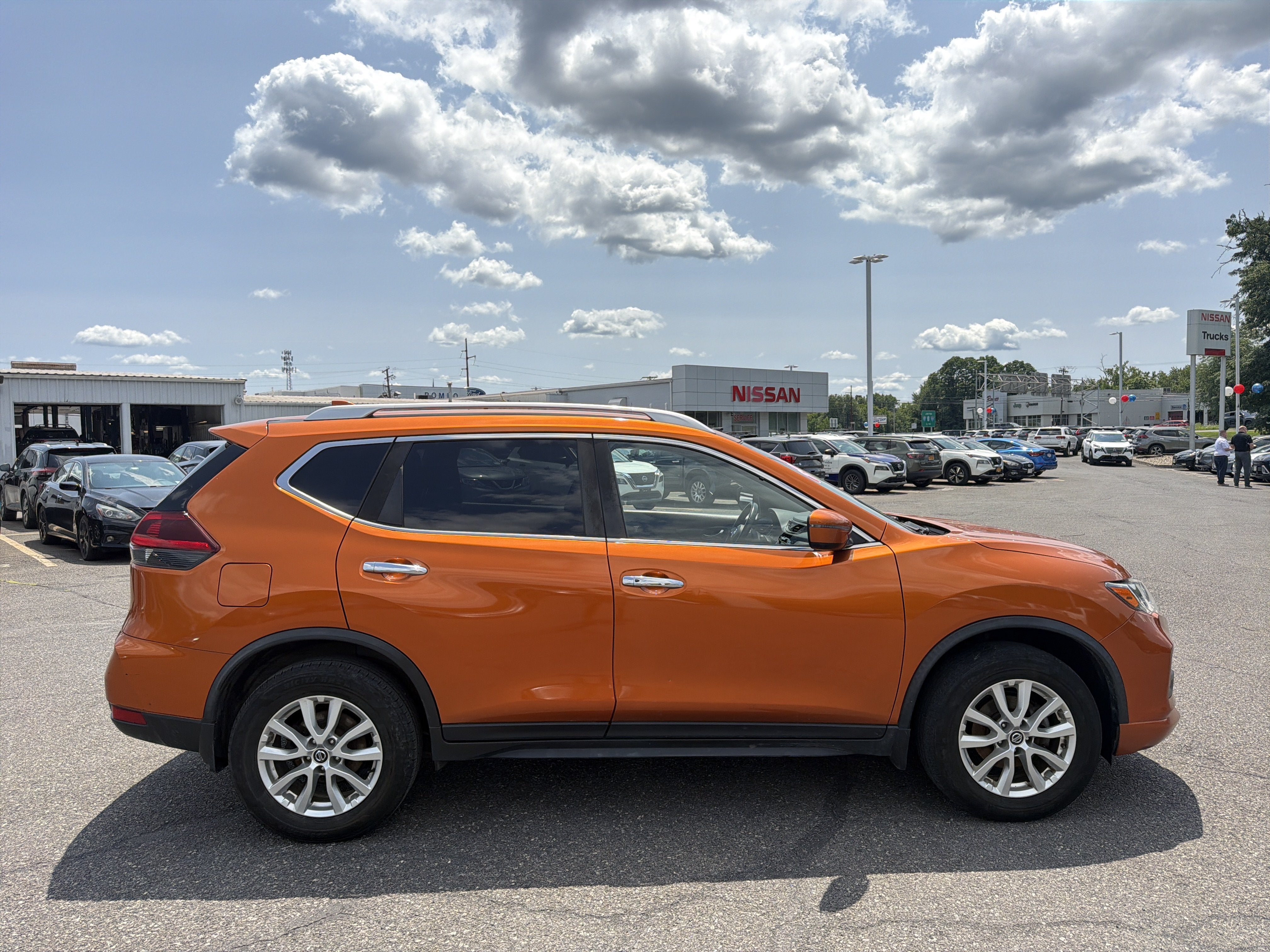 2020 Nissan Rogue SV