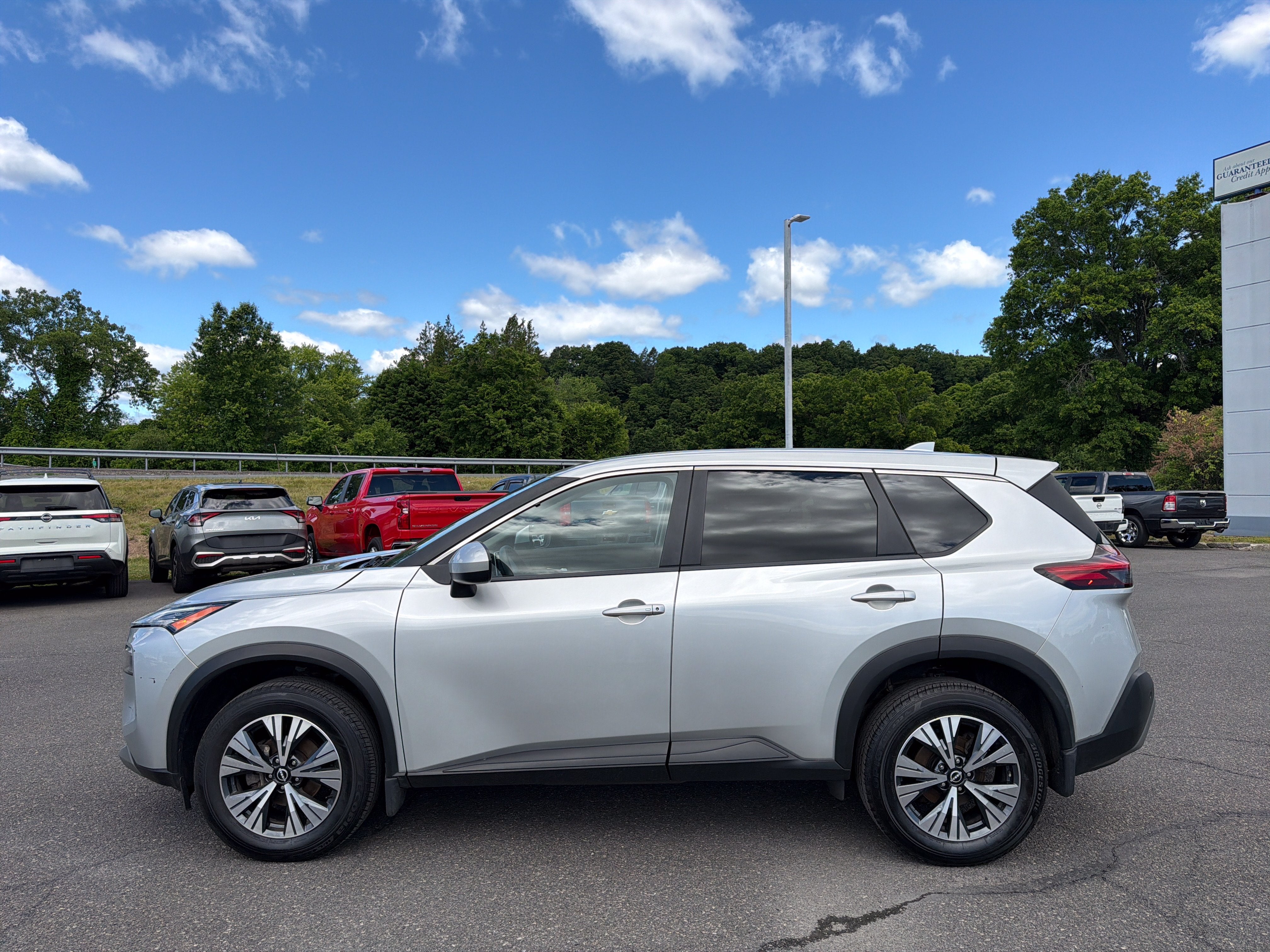 2023 Nissan Rogue SV