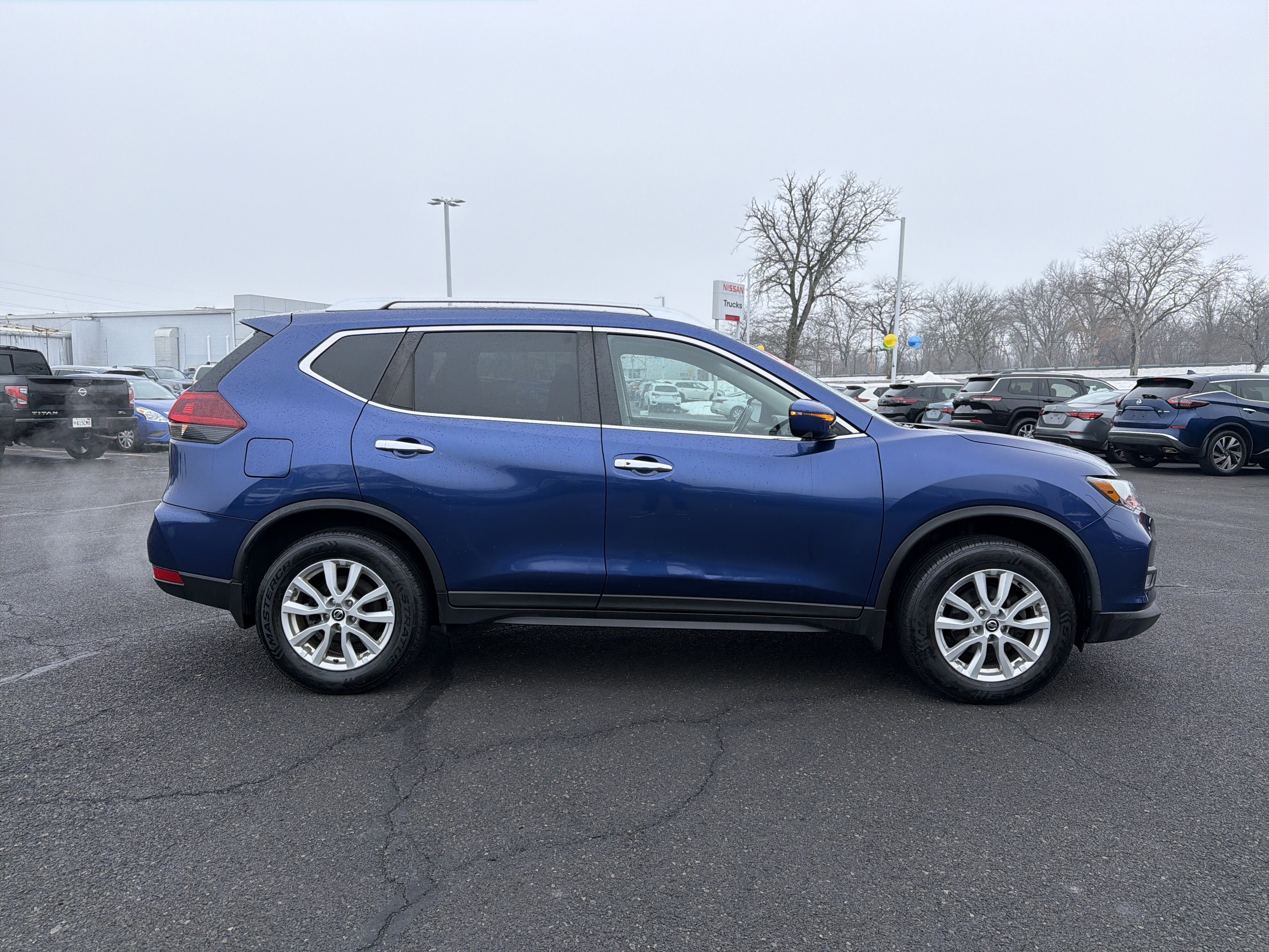 2018 Nissan Rogue SV